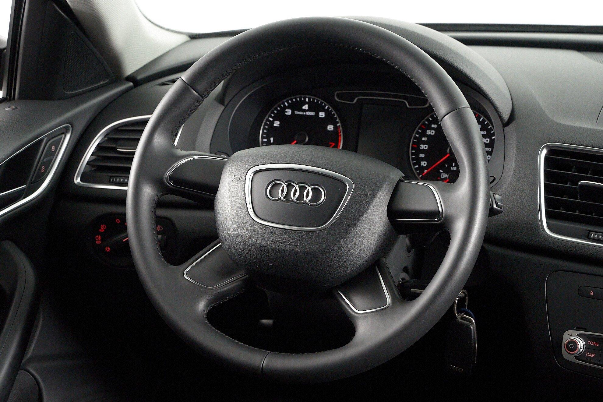 Audi Q3 2013, черный