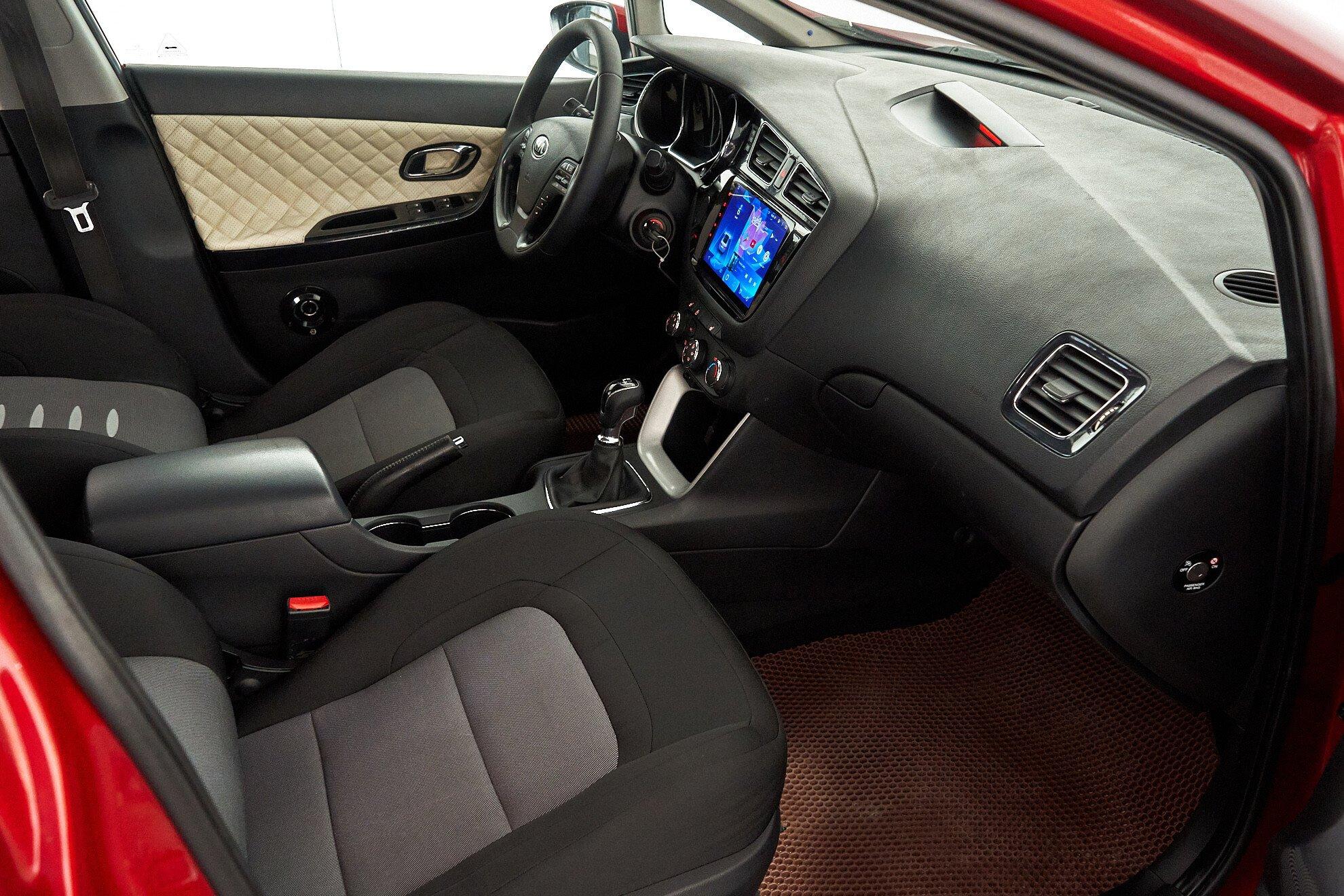 Kia Ceed 2012, красный