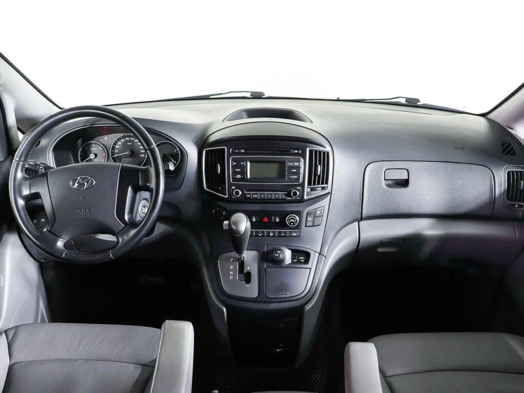 Hyundai Grand Starex 2019, коричневый