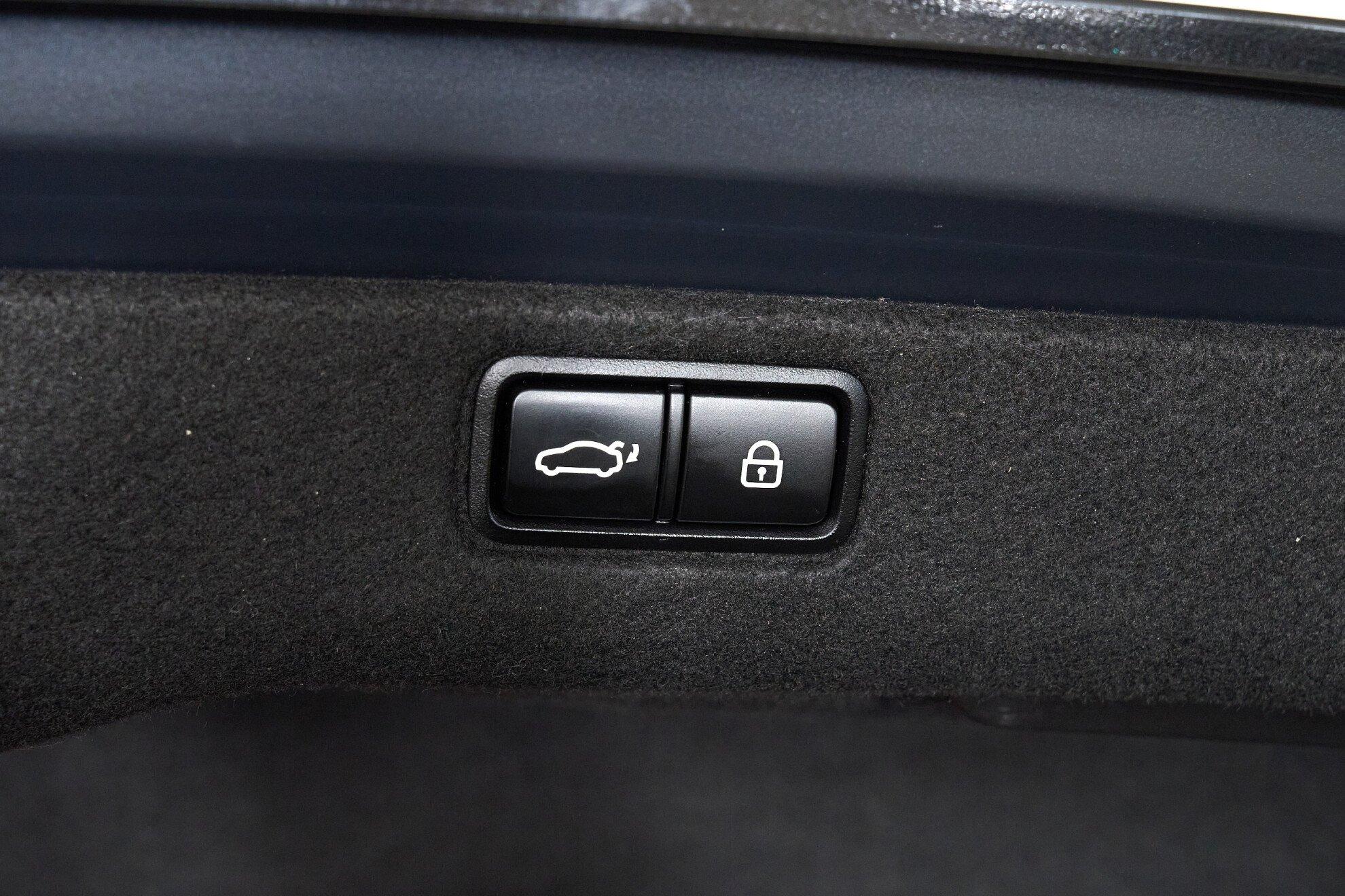 Kia Quoris 2015, черный