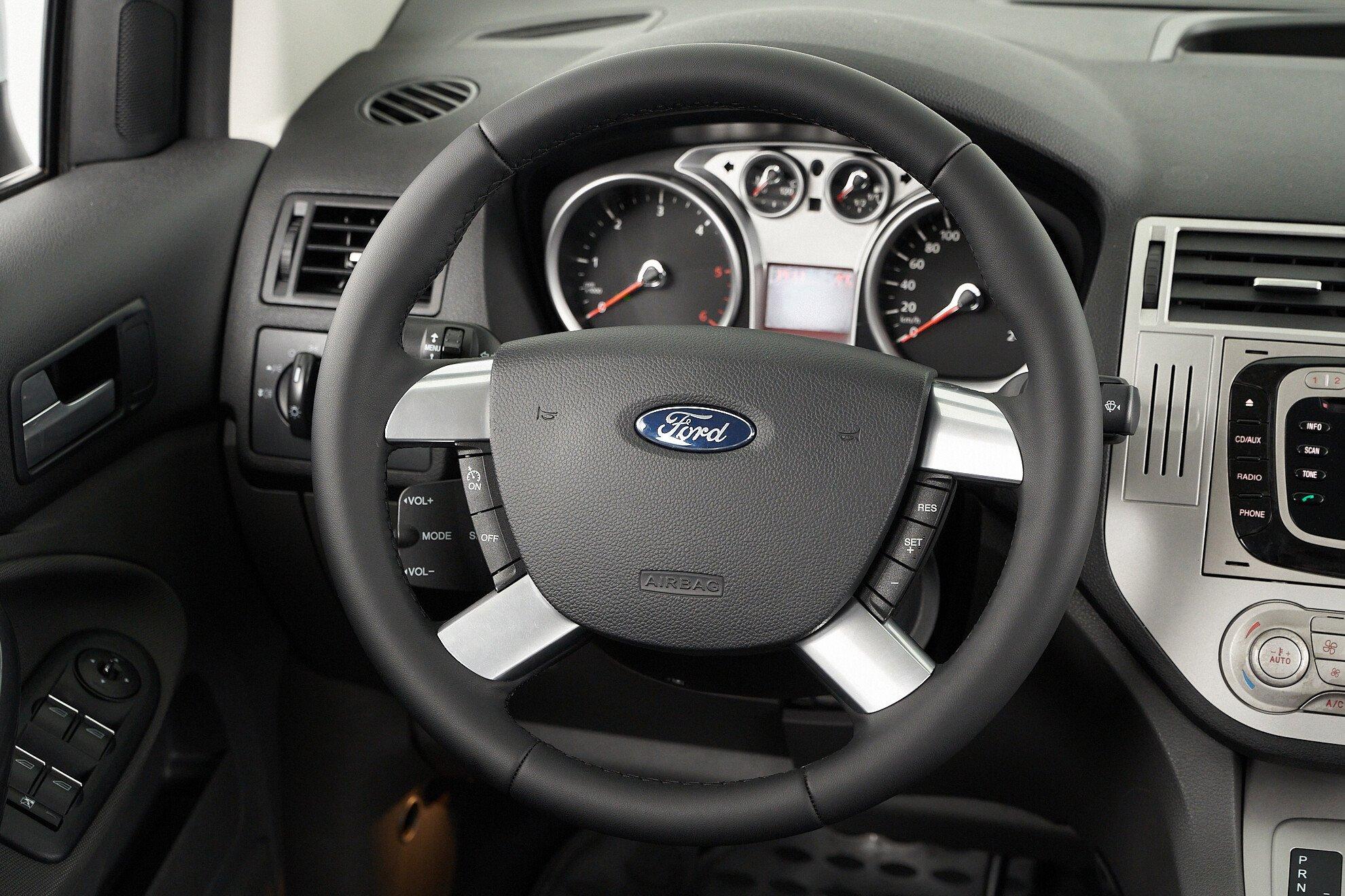 Ford Kuga 2012, белый