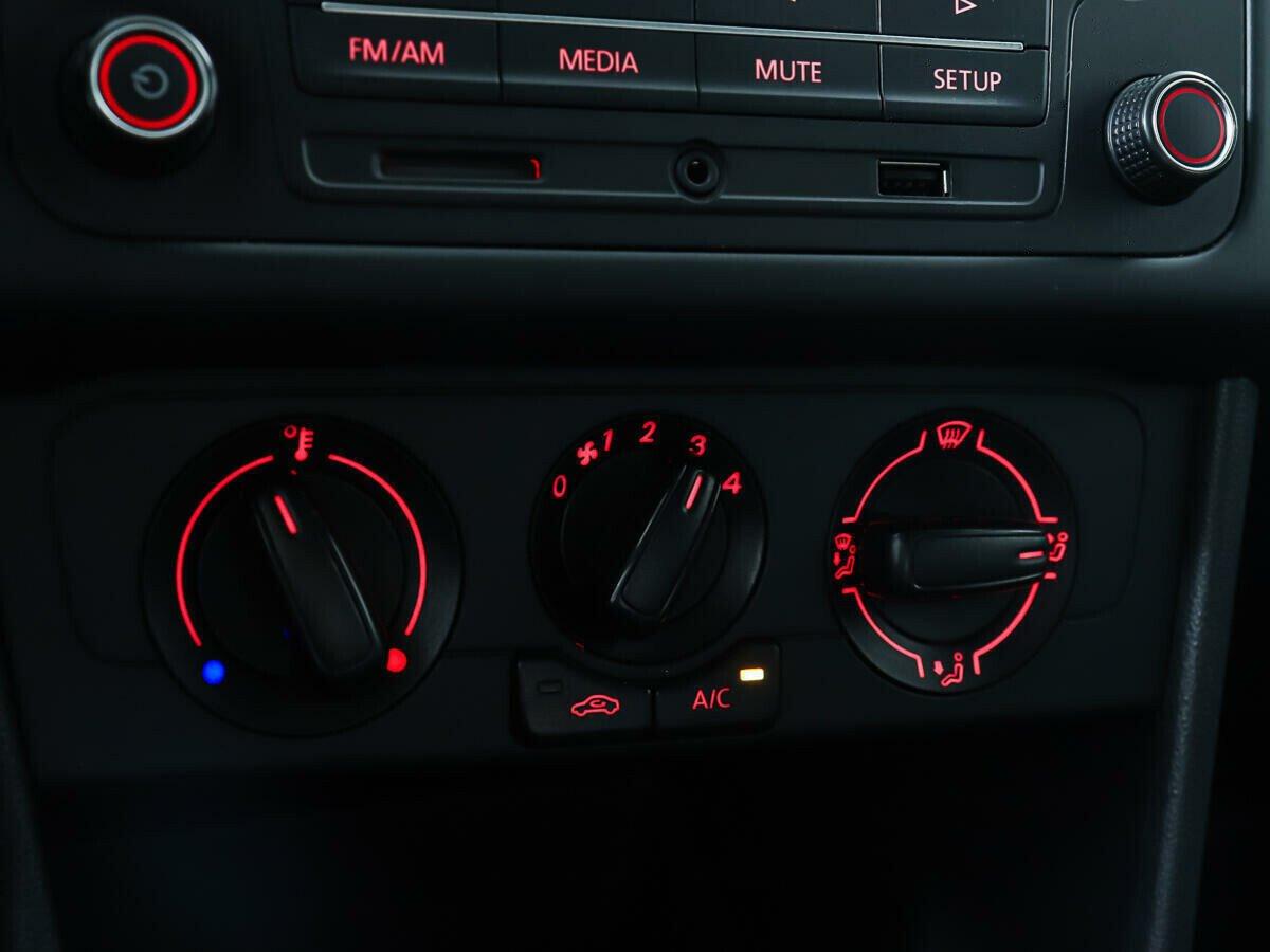 Volkswagen Polo 2019, серебряный