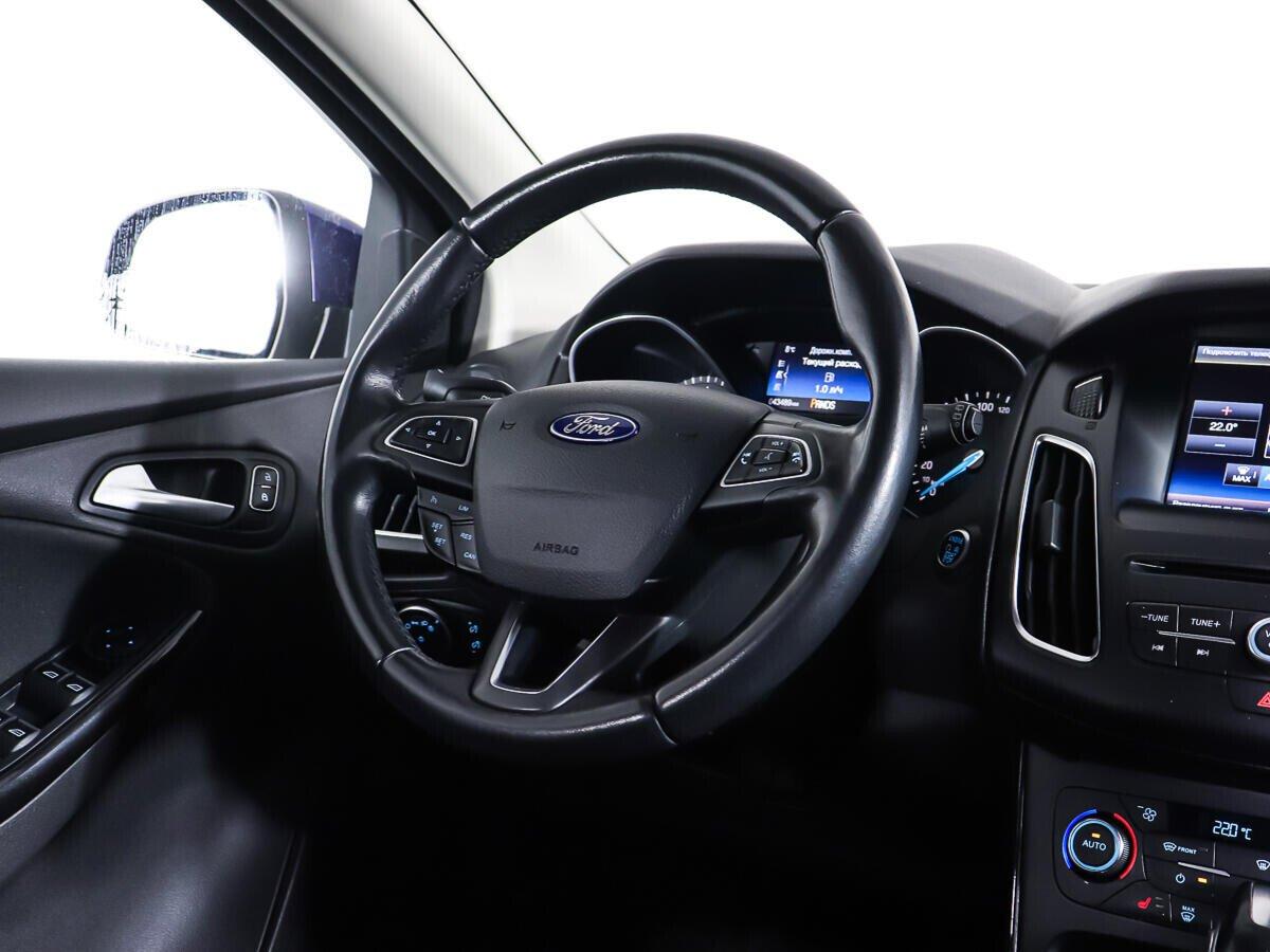 Ford Focus 2018, синий
