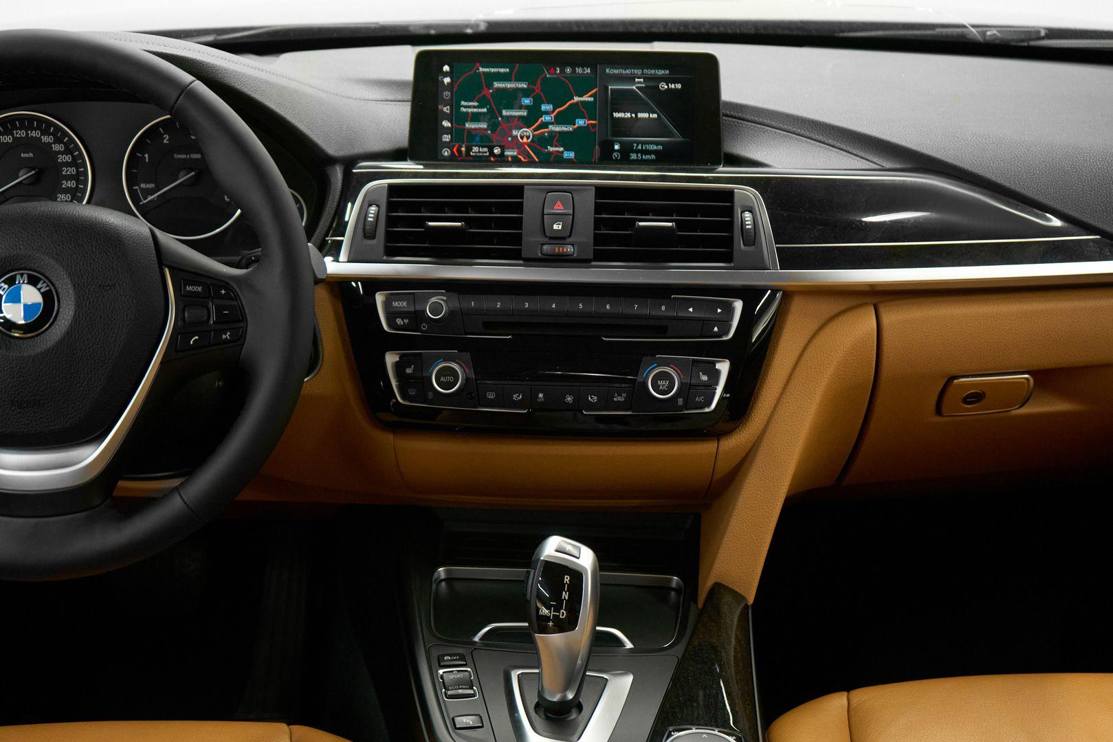 BMW 3 серии 2018, черный