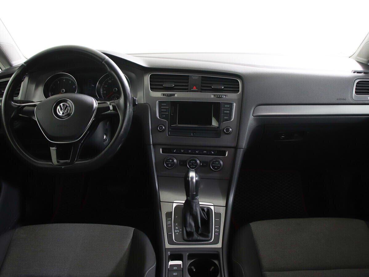 Volkswagen Golf 2014, белый