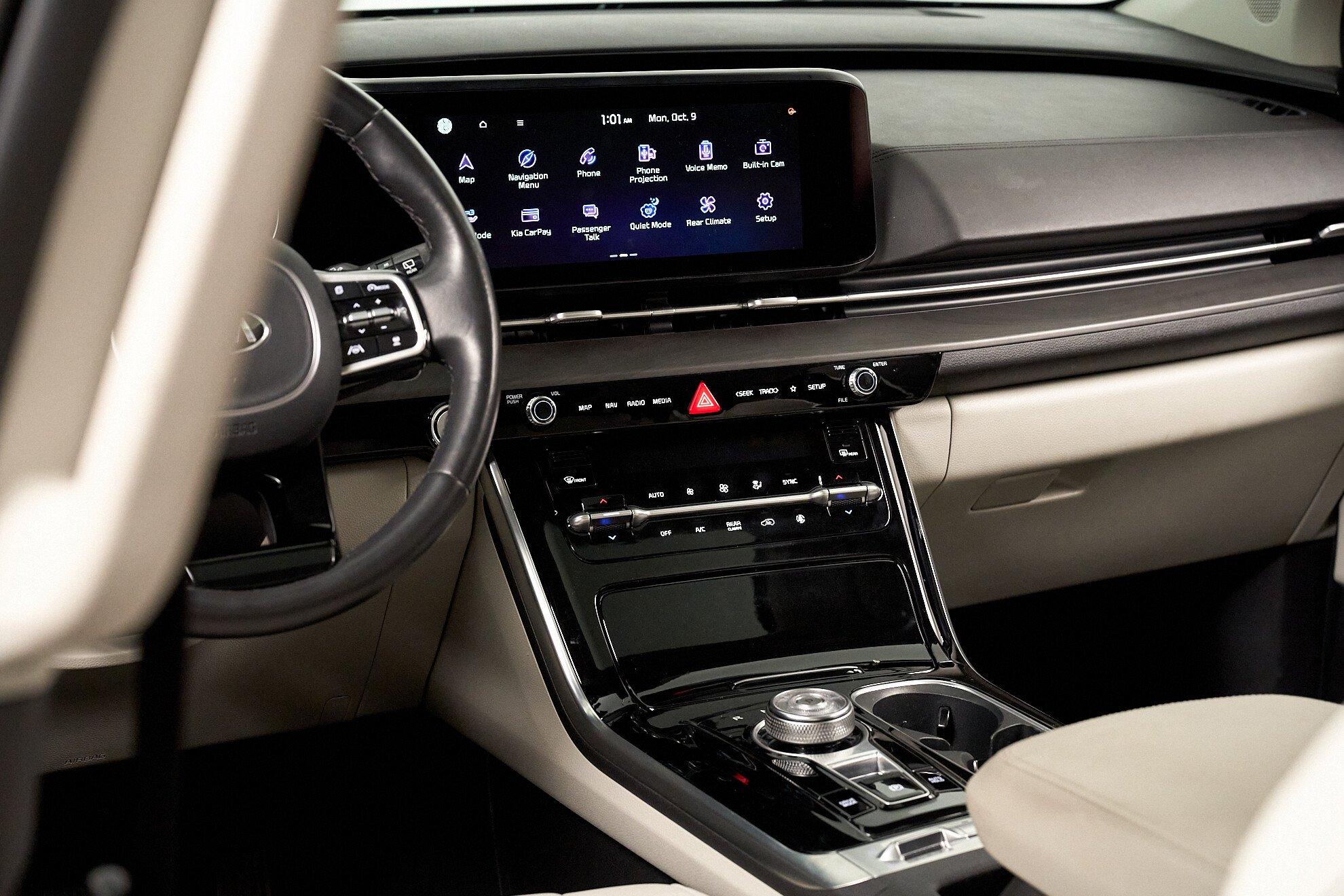 Kia Carnival 2022, черный