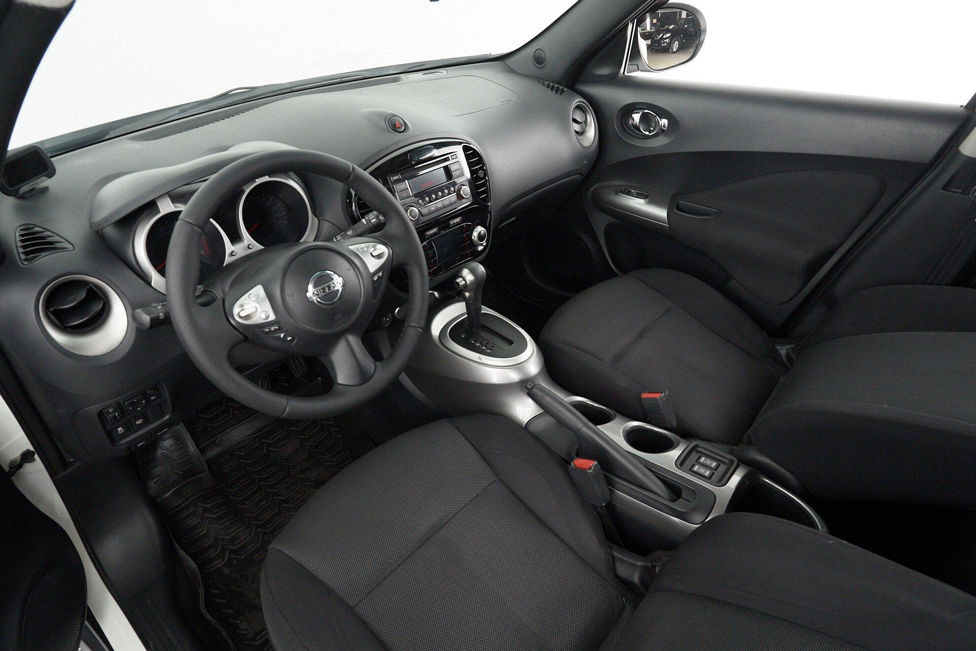 Nissan Juke 2013, белый