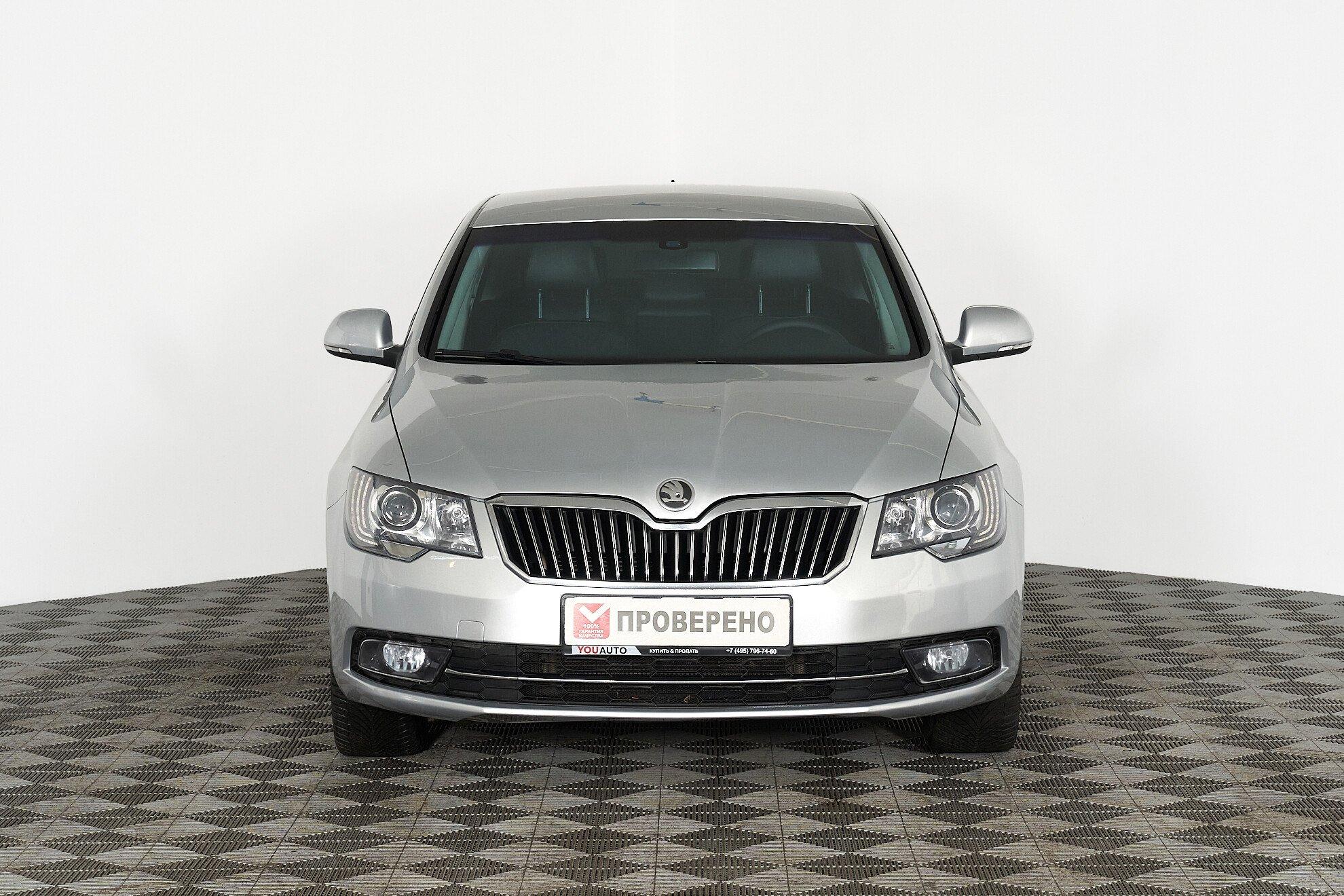 Skoda Superb 2013, серебряный