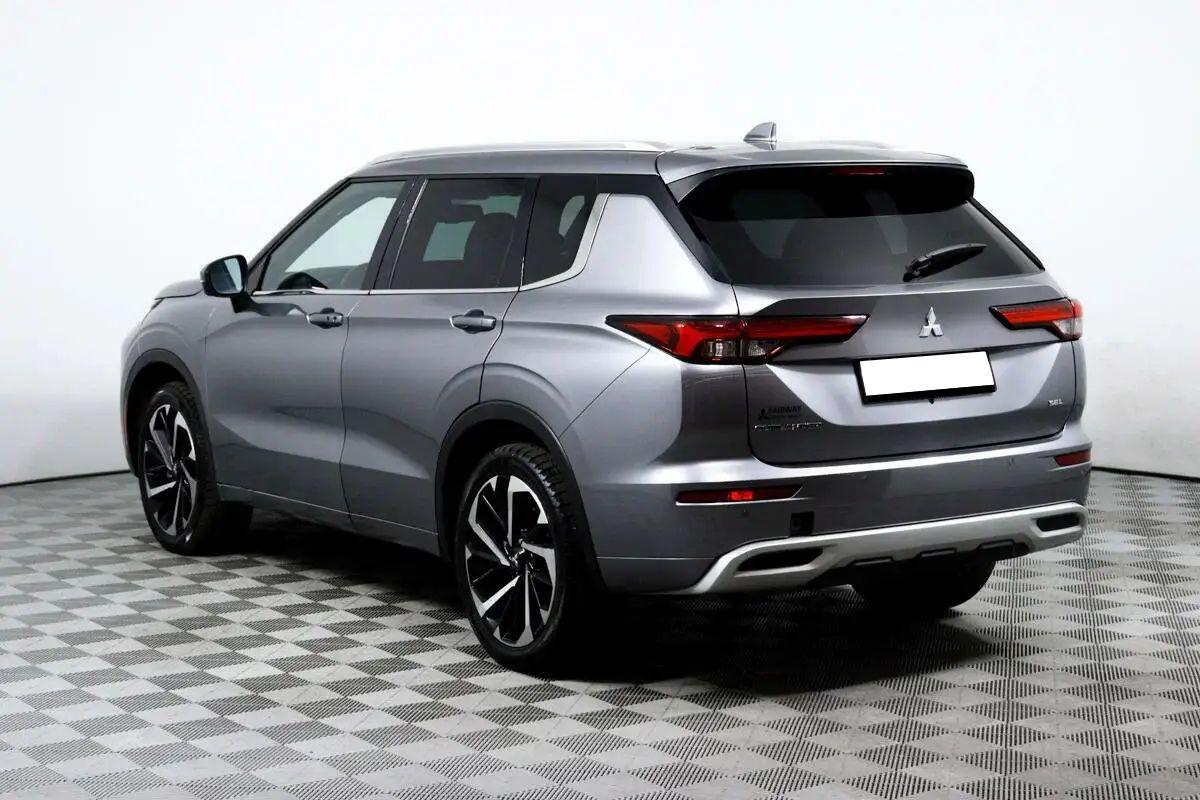 Mitsubishi Outlander 2023, серый