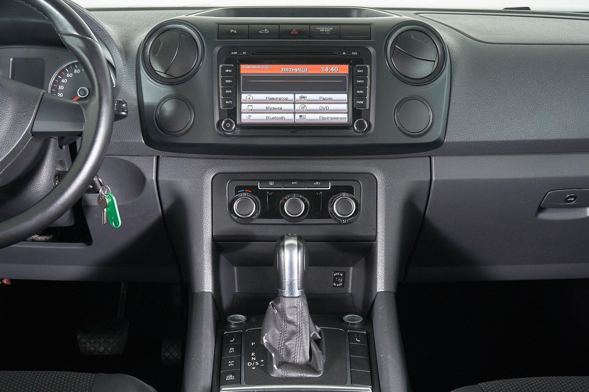 Volkswagen Amarok 2014, белый