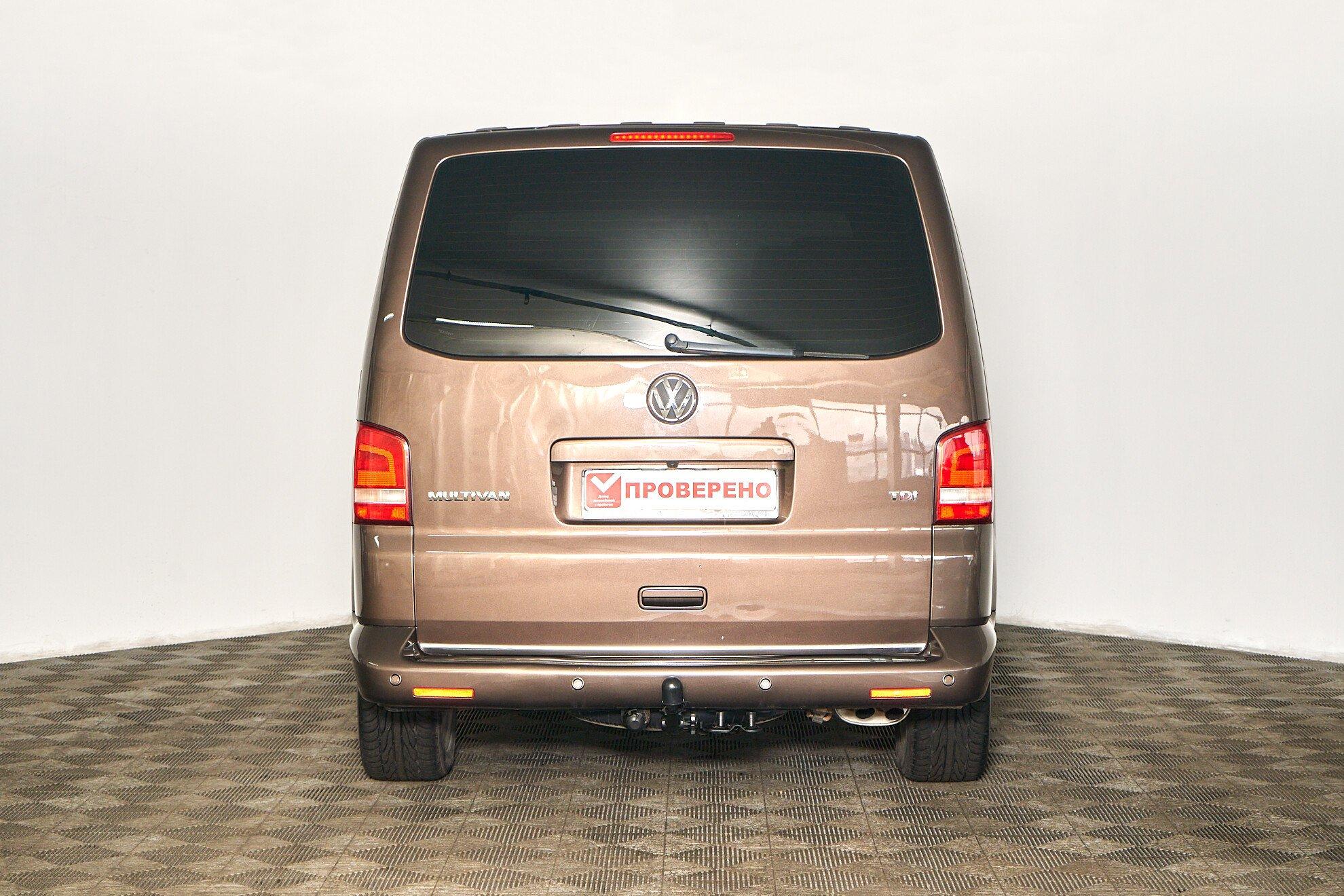 Volkswagen Multivan 2010, коричневый