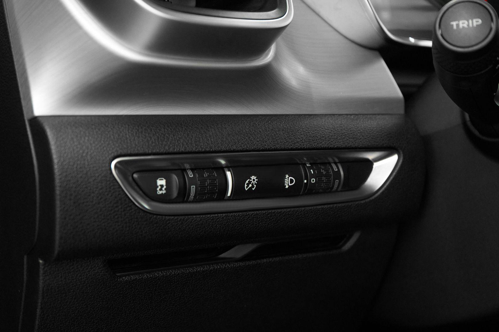 Geely Coolray 2021, серый