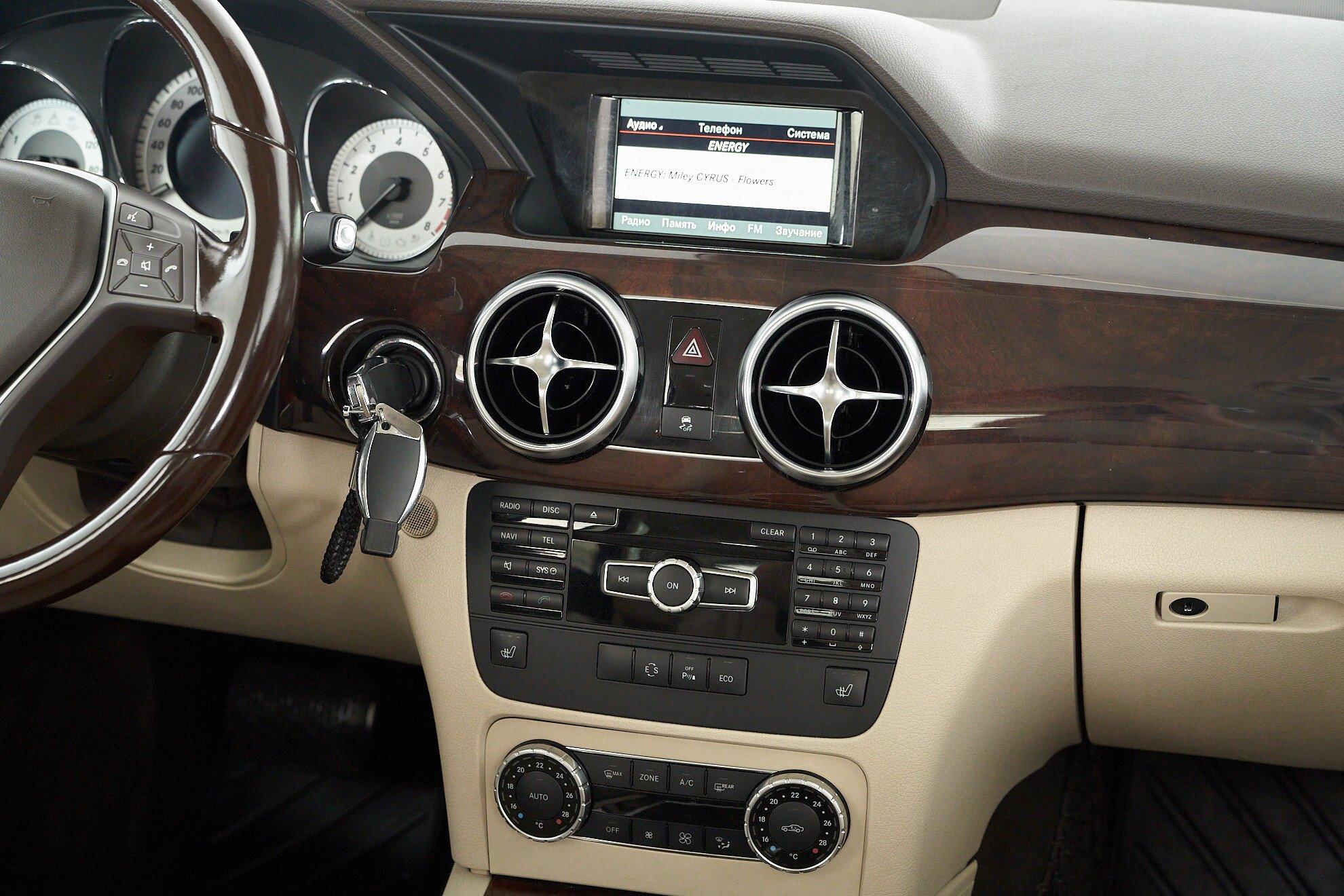 Mercedes-Benz GLK-Класс 2014, коричневый