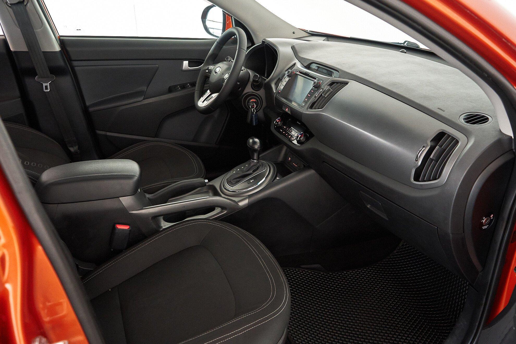 Kia Sportage 2011, оранжевый