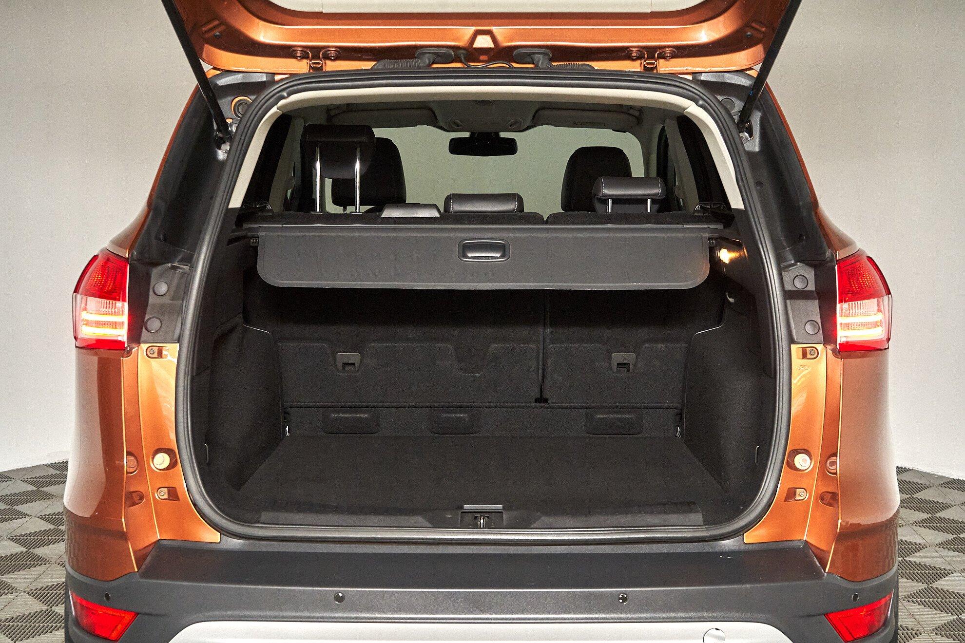 Ford Kuga 2013, коричневый