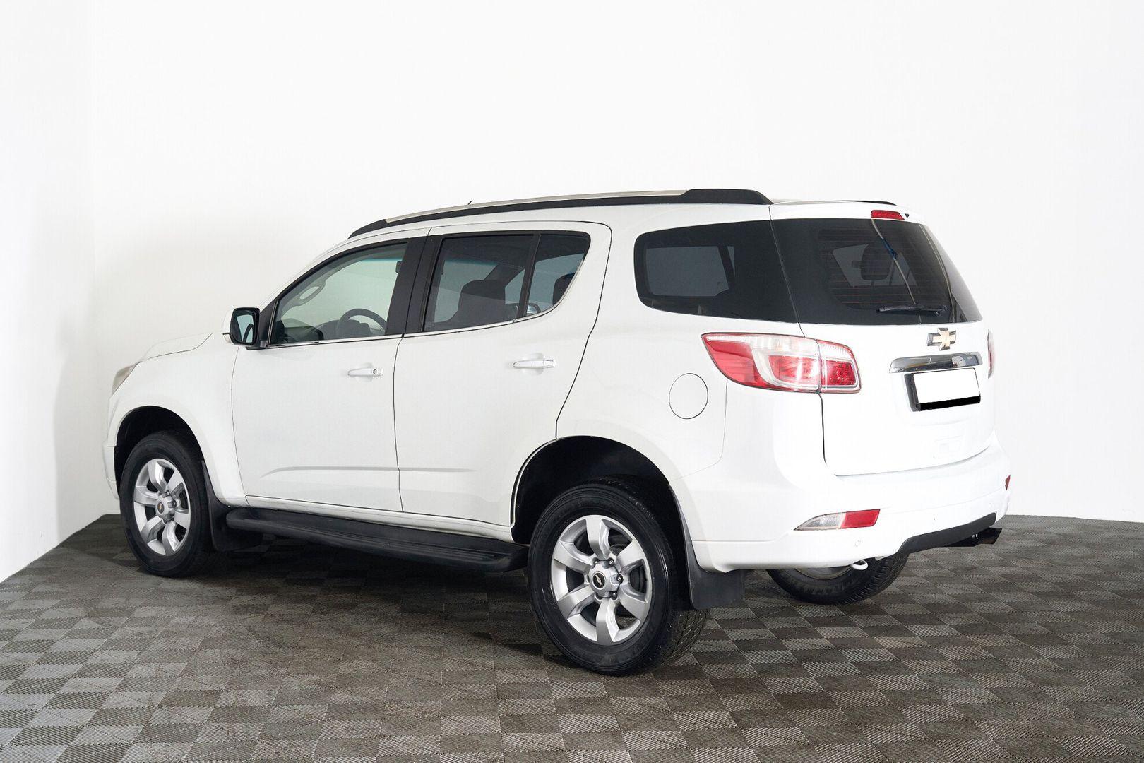 Chevrolet TrailBlazer 2013, белый