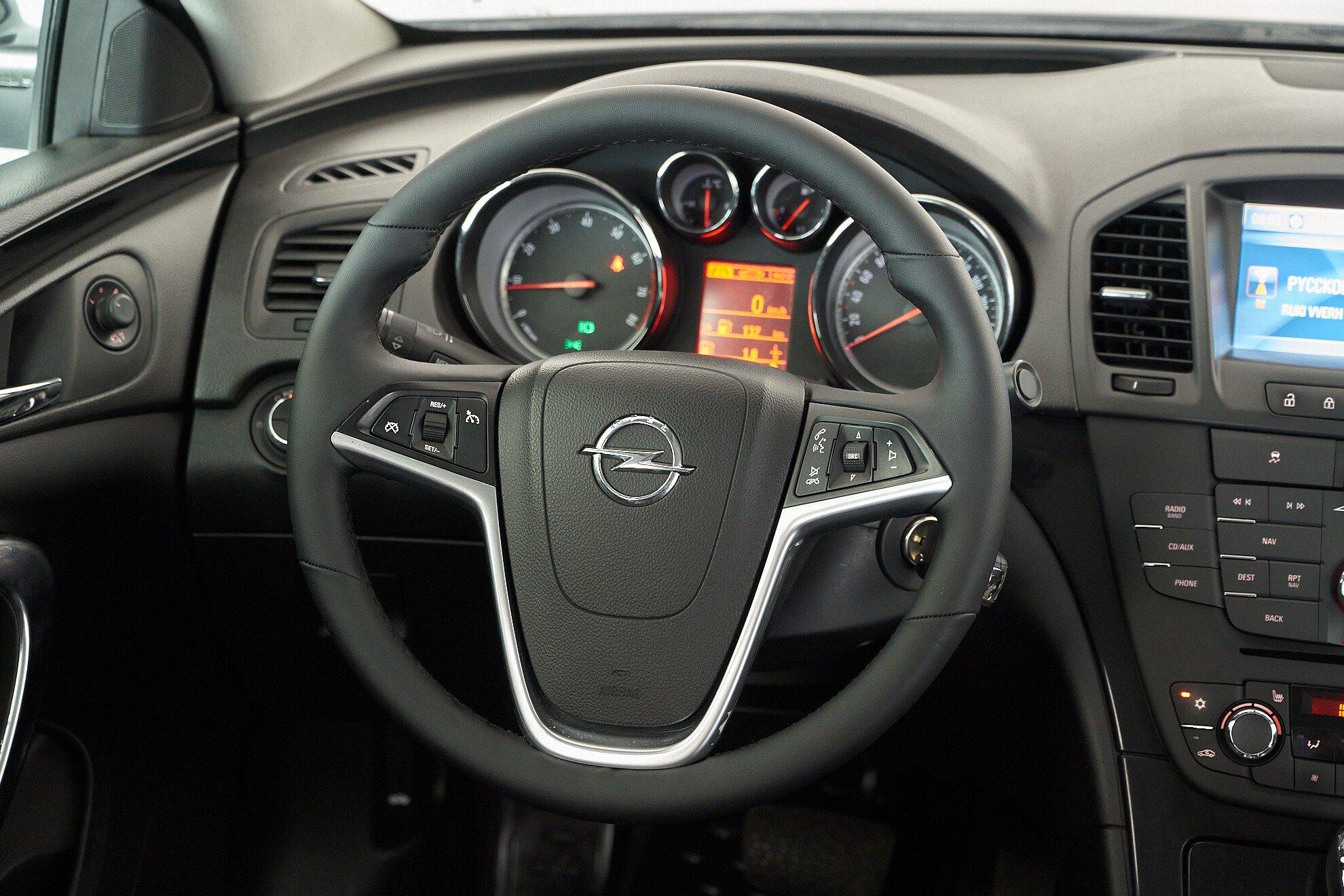 Opel Insignia 2012, черный
