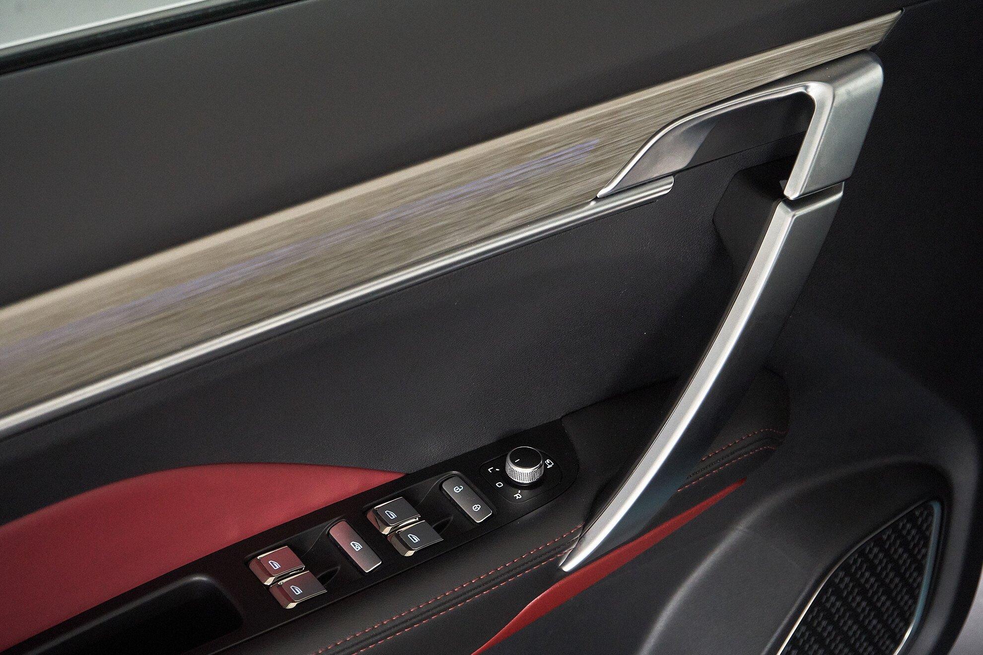 Geely Coolray 2020, серебряный