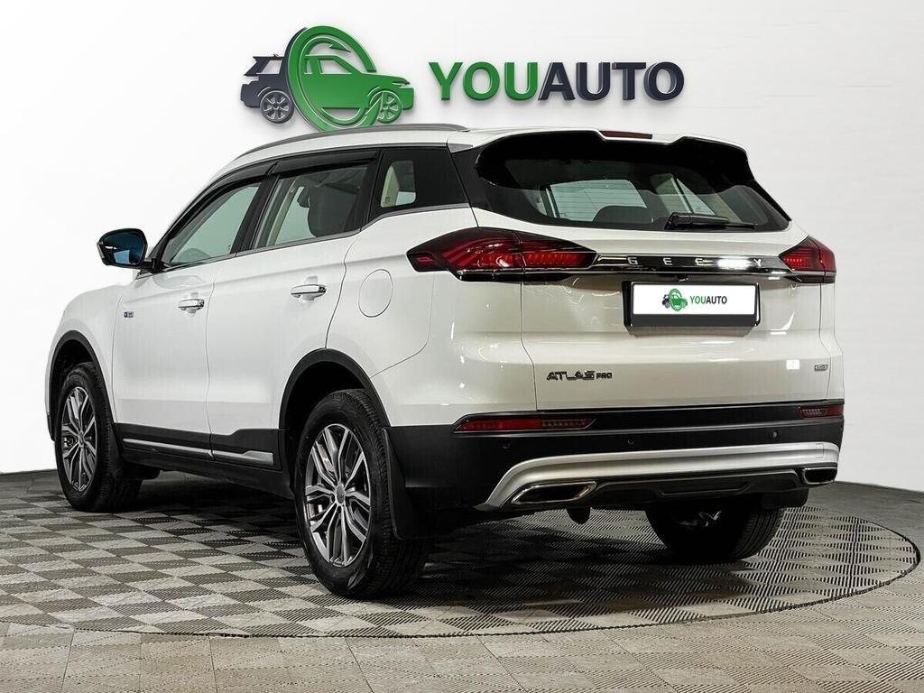 Geely Atlas Pro 2021, белый