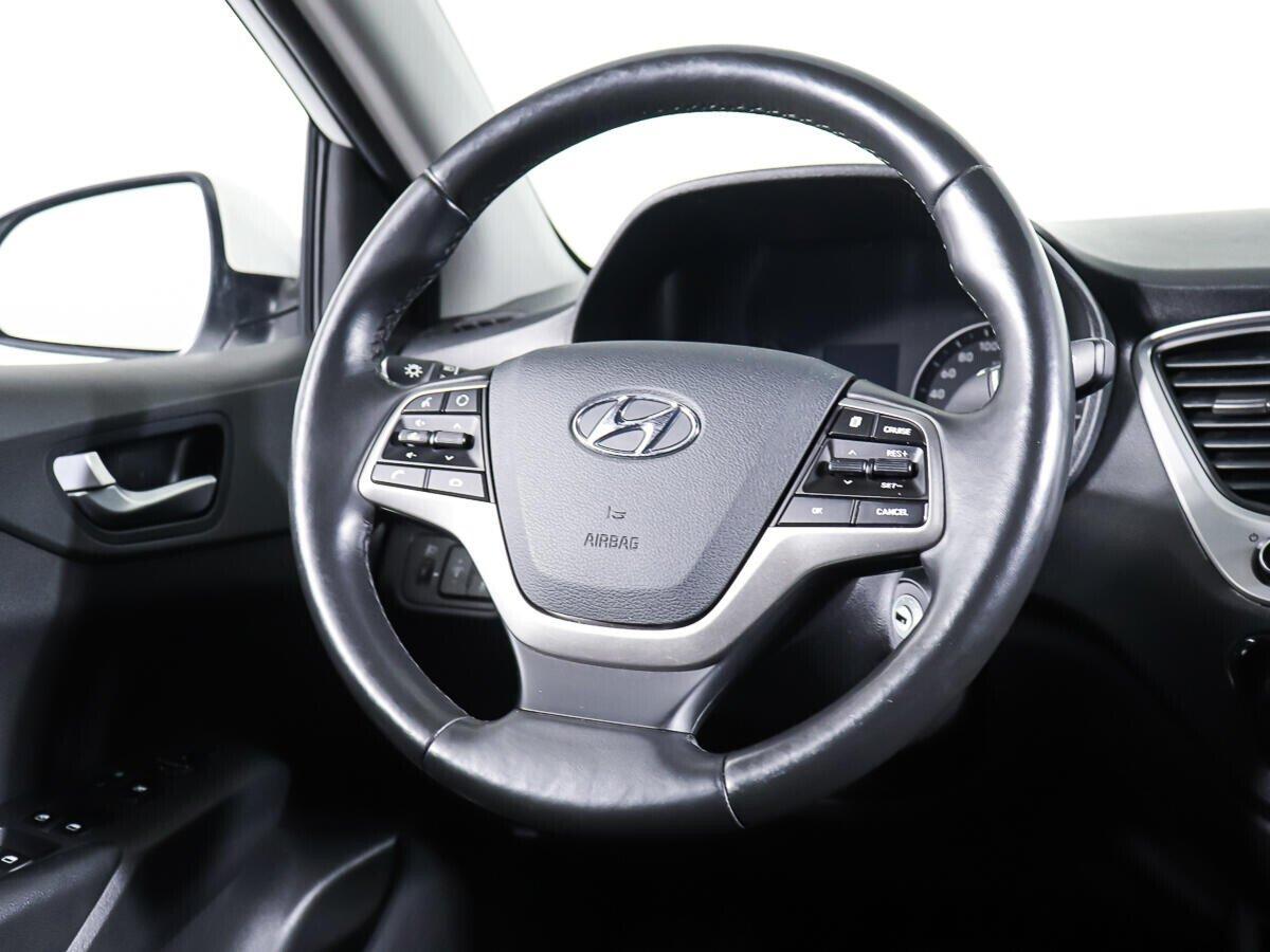 Hyundai Solaris 2020, белый