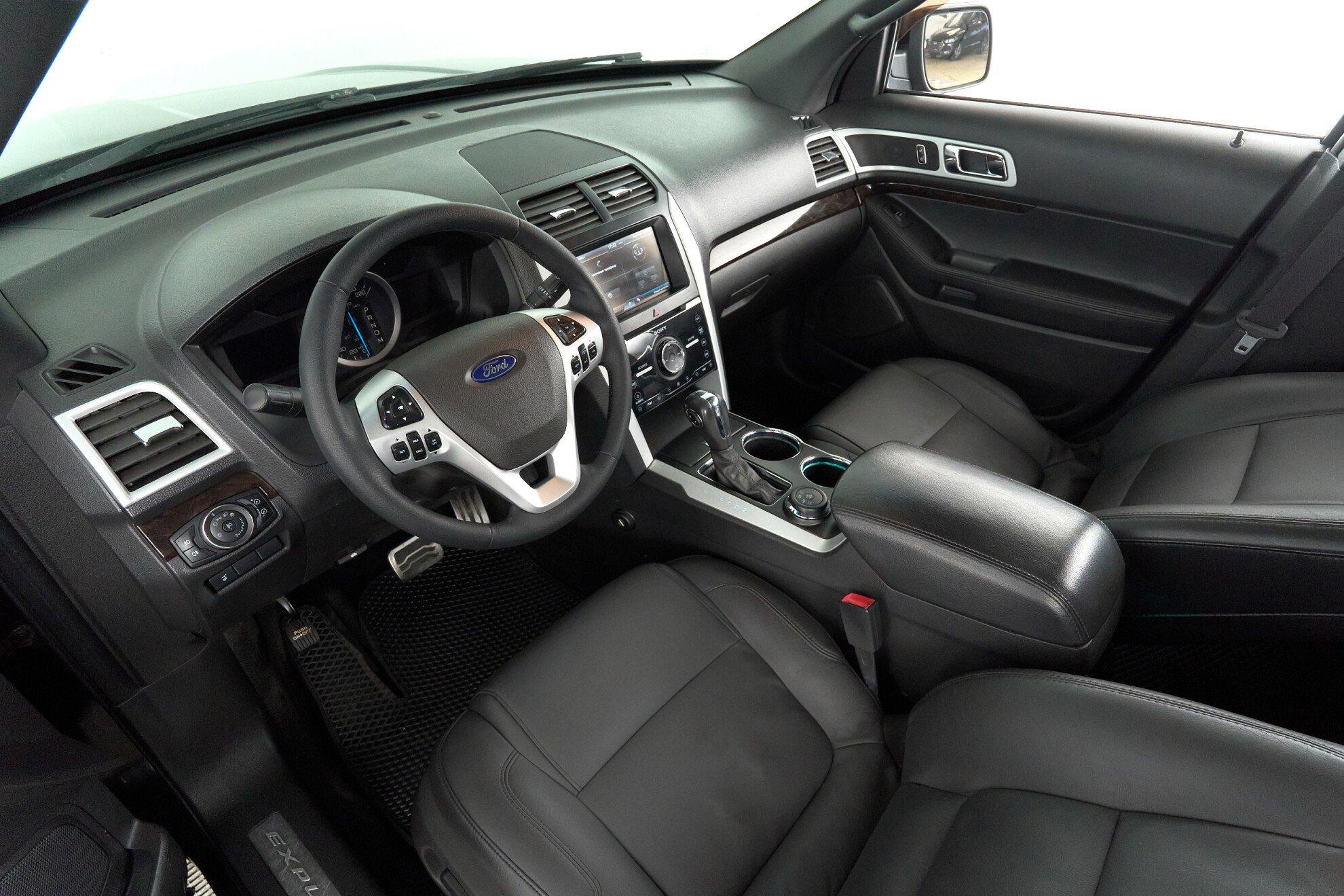 Ford Explorer 2014, черный
