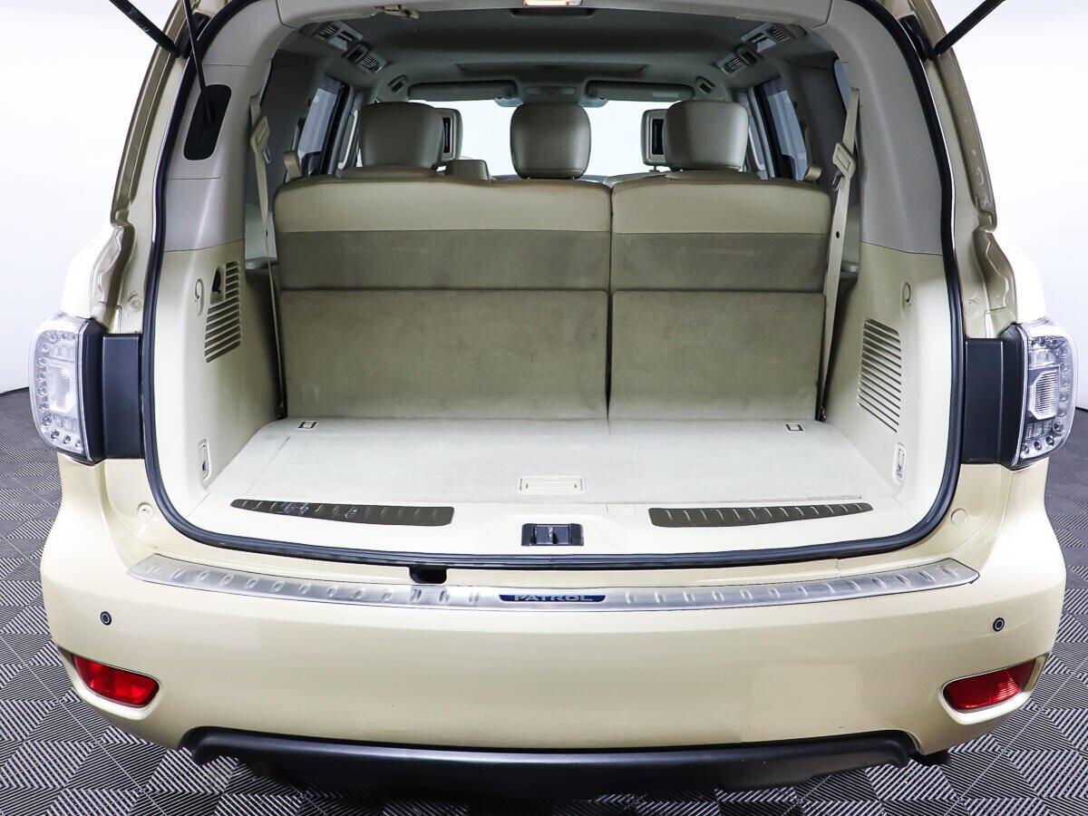 Nissan Patrol 2013, бежевый