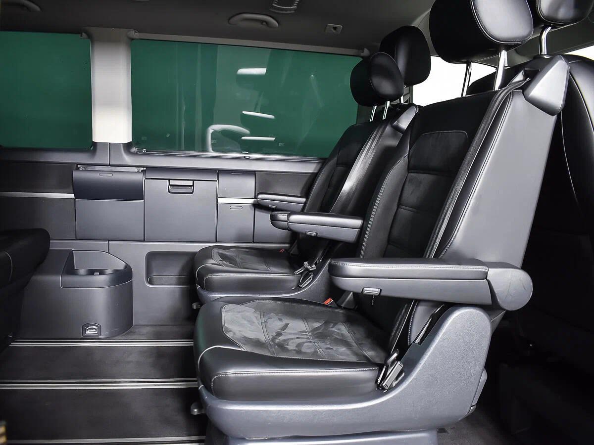Volkswagen Multivan 2019, белый