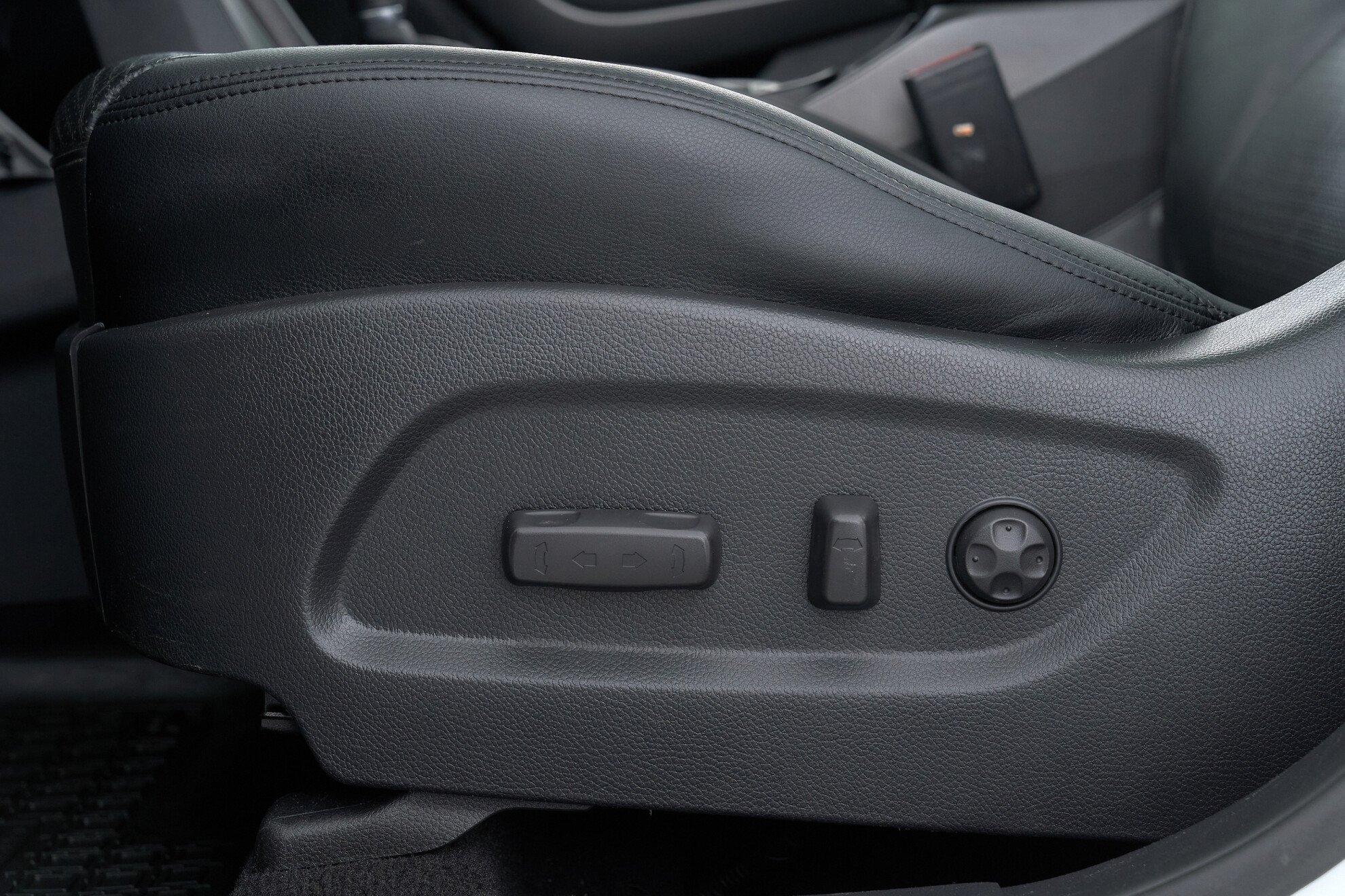 Hyundai Santa Fe 2014, белый