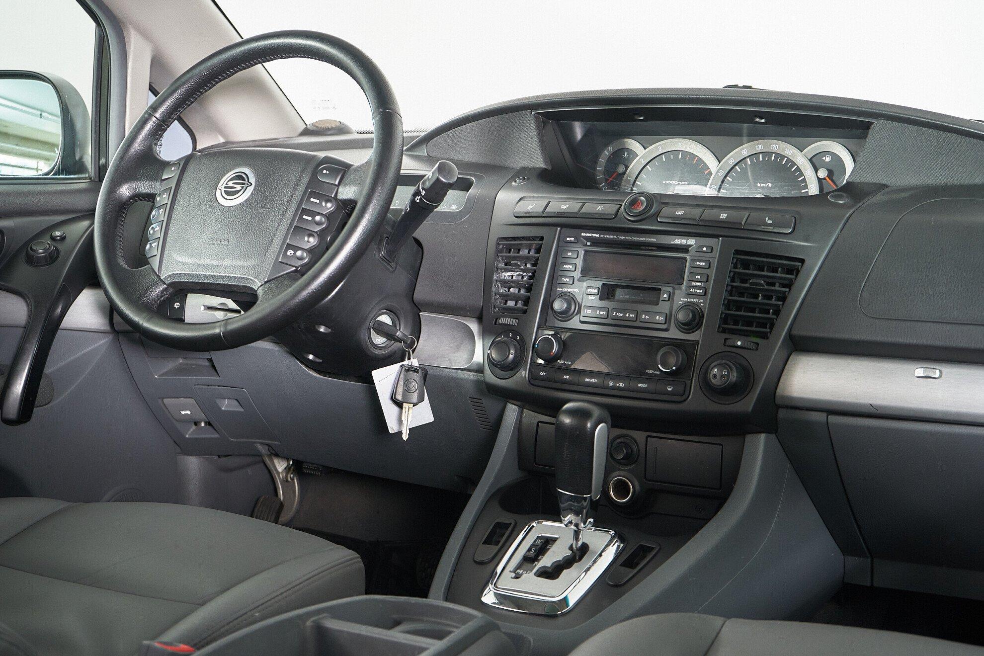 SsangYong Rodius 2011, черный
