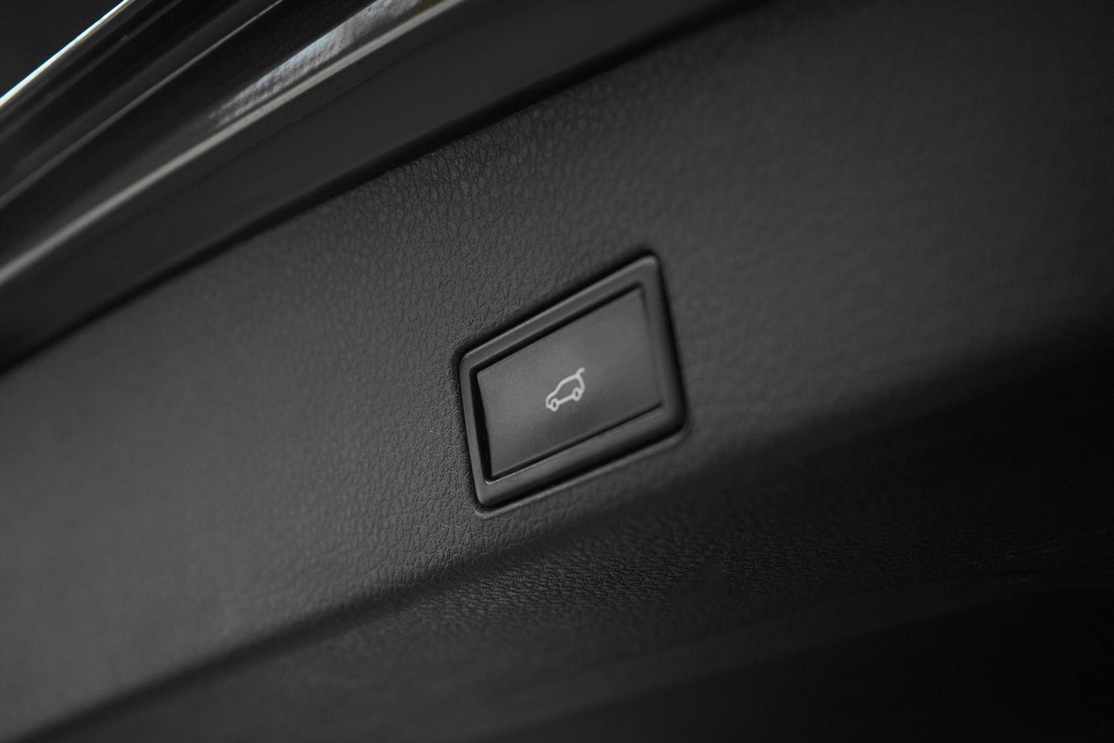 Volkswagen Touareg 2016, коричневый