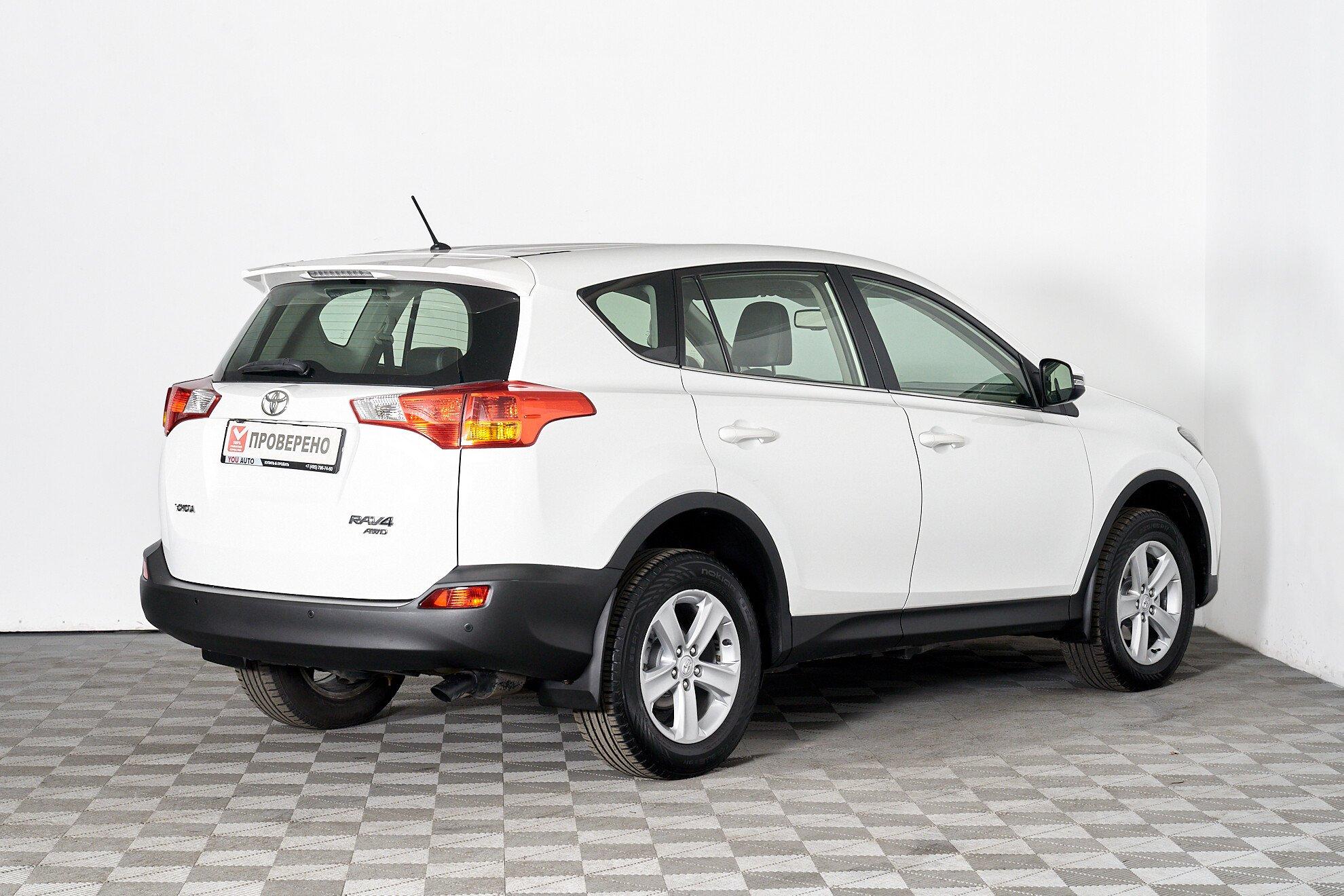 Toyota RAV4 2013, белый