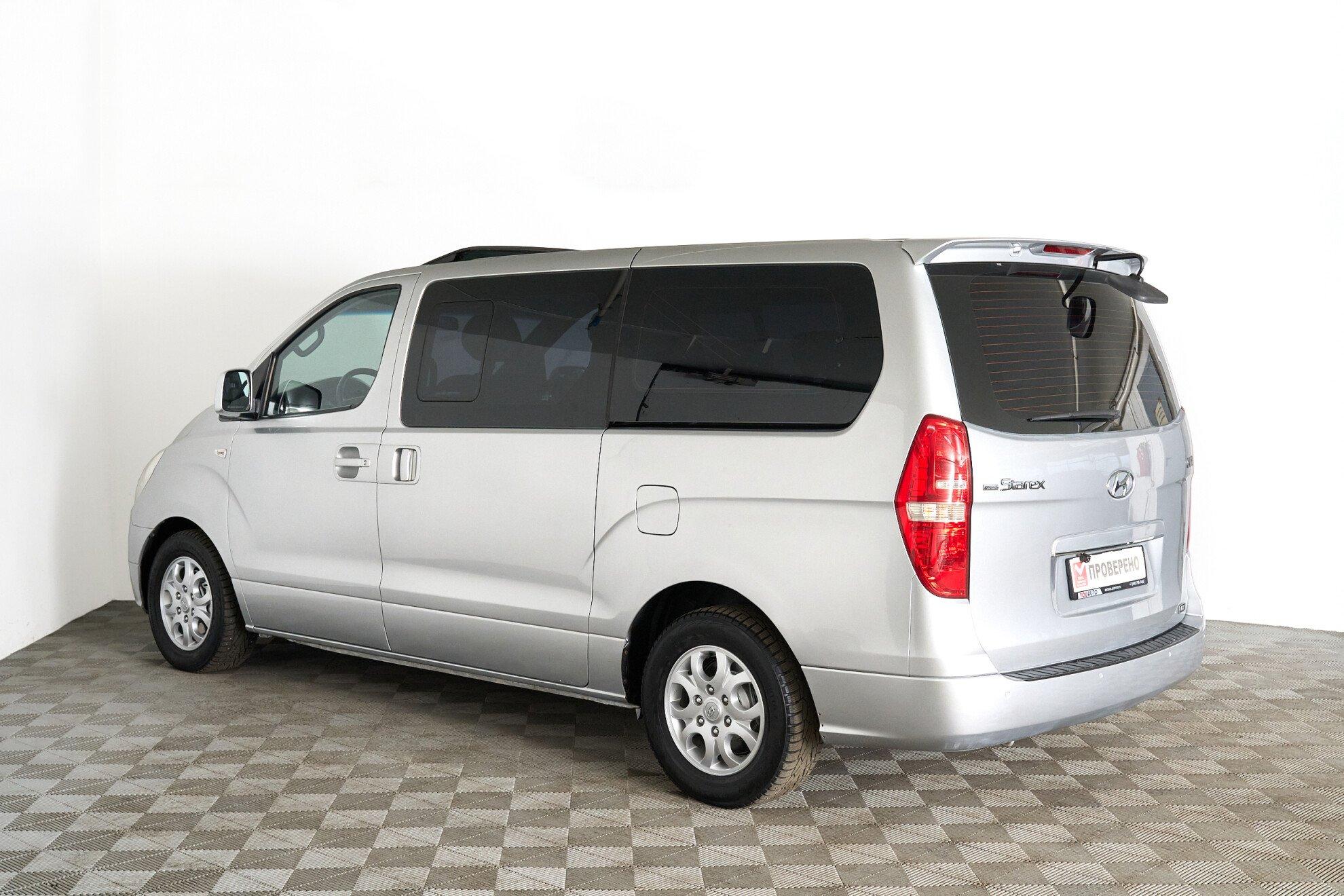 Hyundai Grand Starex 2010, серый