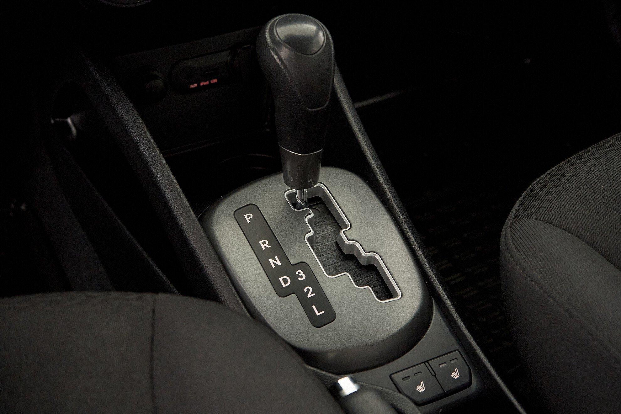 Kia Rio 2014, белый