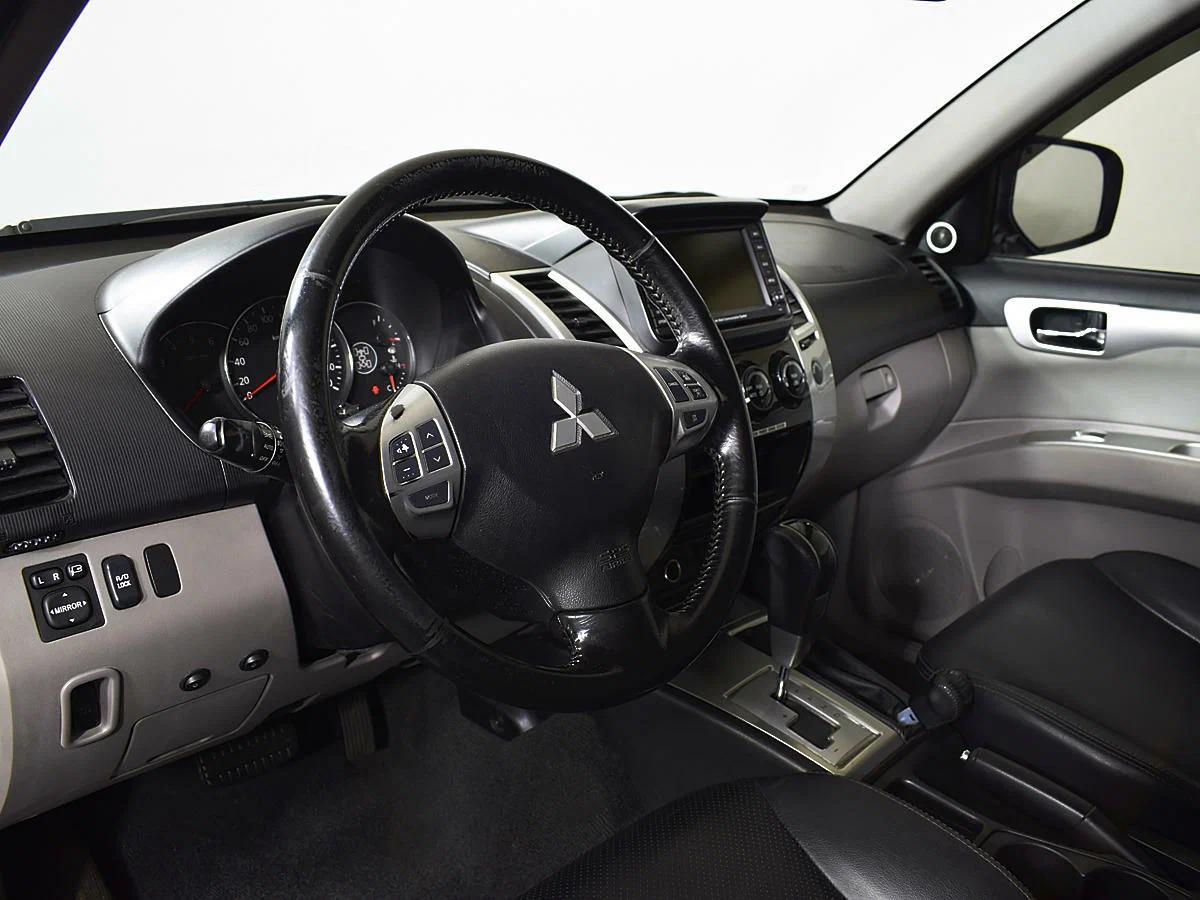 Mitsubishi Pajero Sport 2013, коричневый