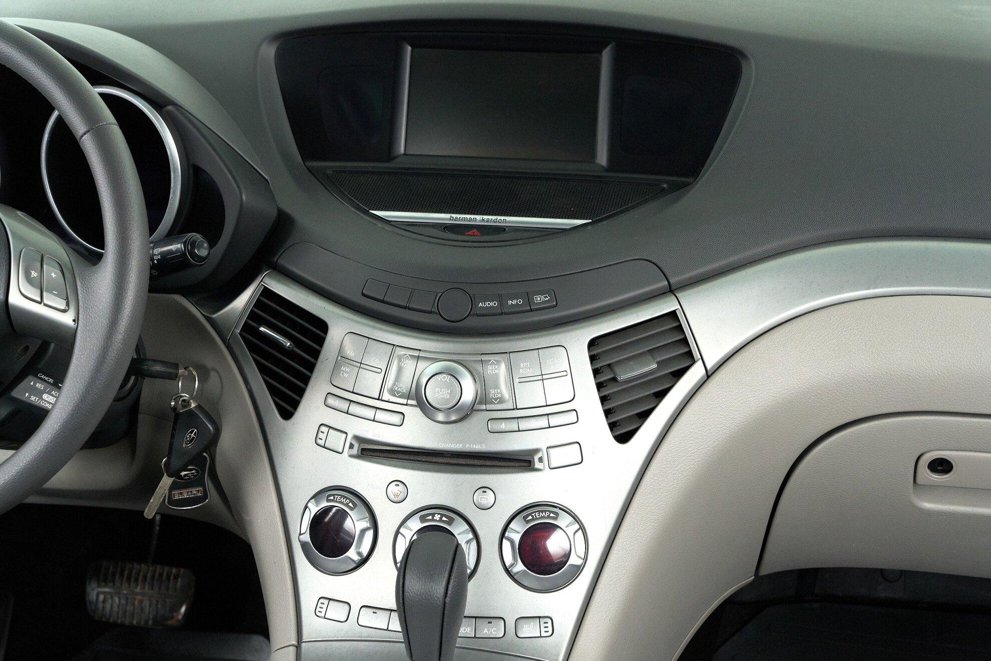 Subaru Tribeca 2011, серый