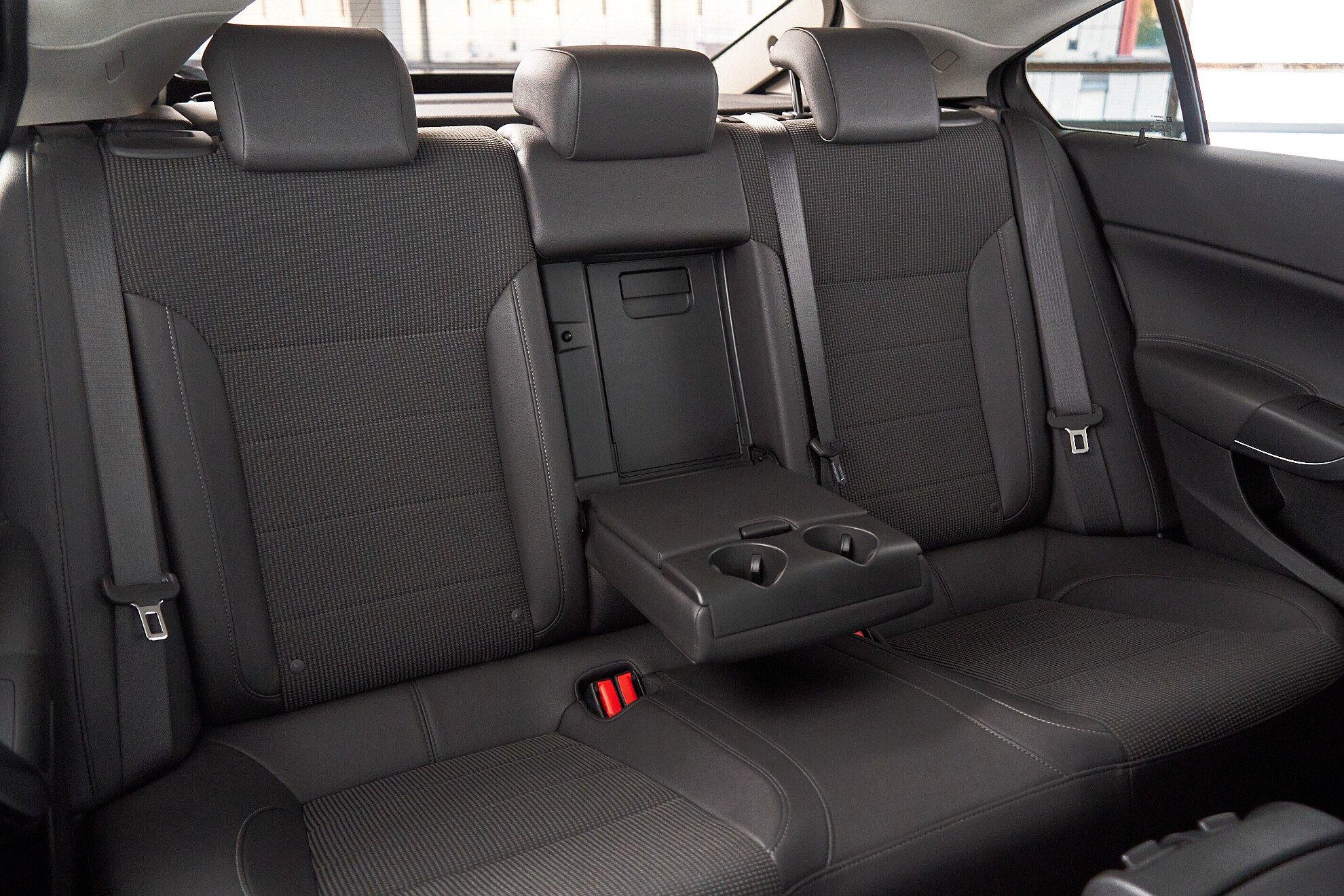 Opel Insignia 2011, черный