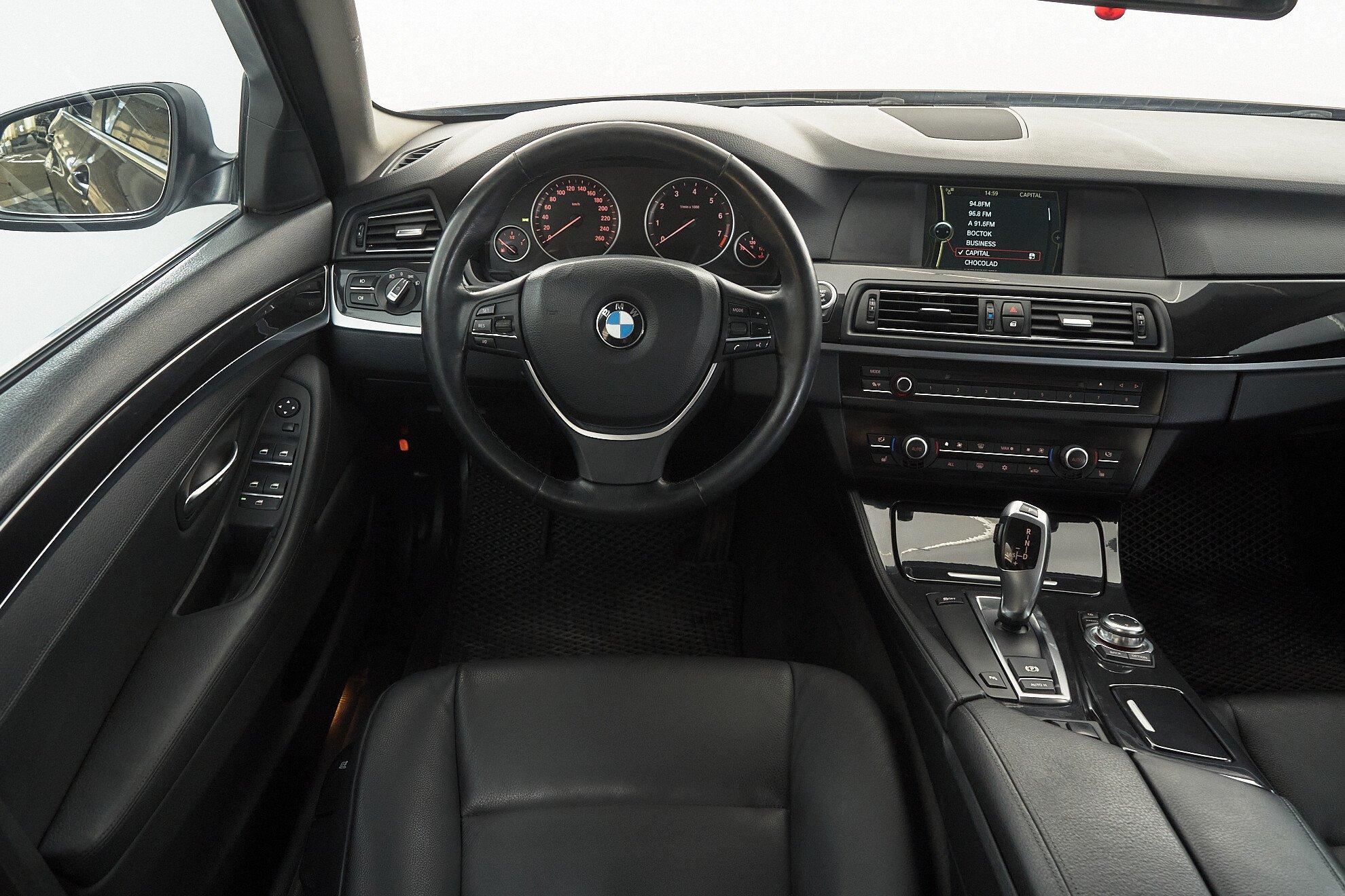 BMW 5 серии 2011, коричневый