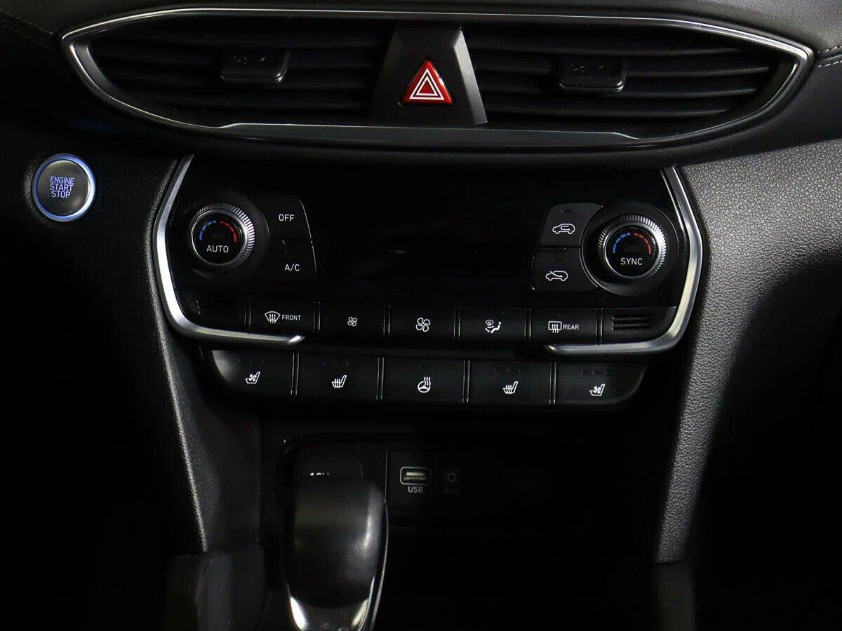 Hyundai Santa Fe 2020, черный