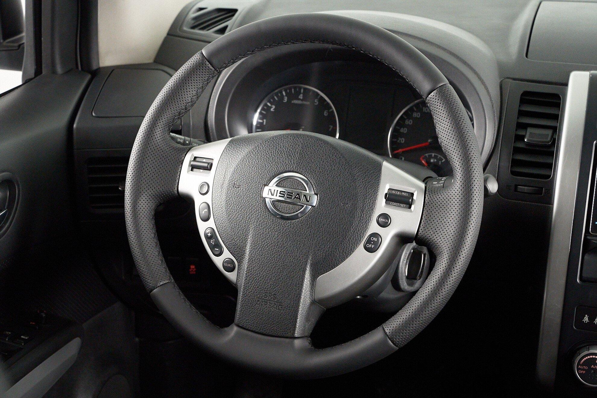 Nissan X-Trail 2012, серебряный