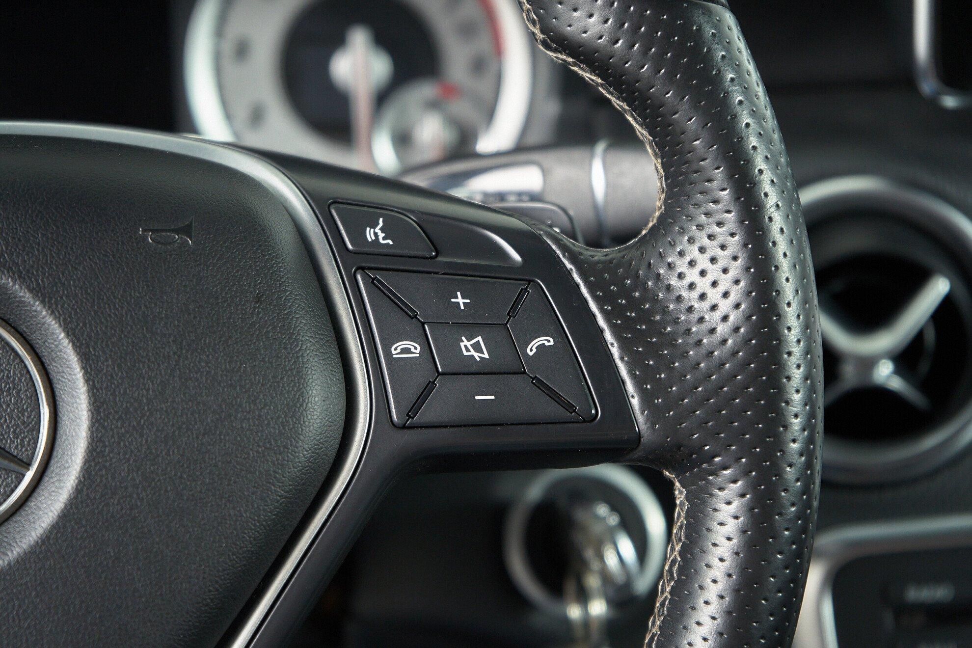 Mercedes-Benz A-Класс 2013, белый