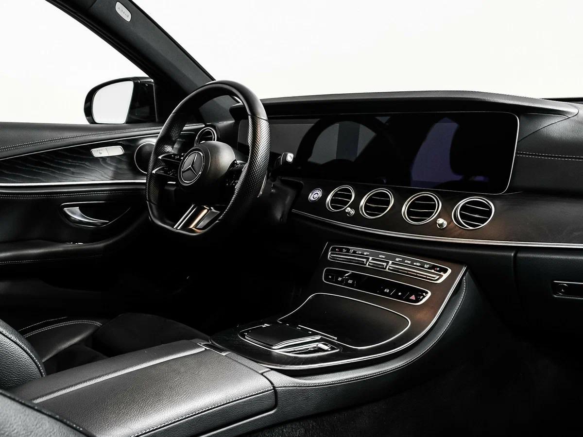 Mercedes-Benz E-Класс 2022, черный