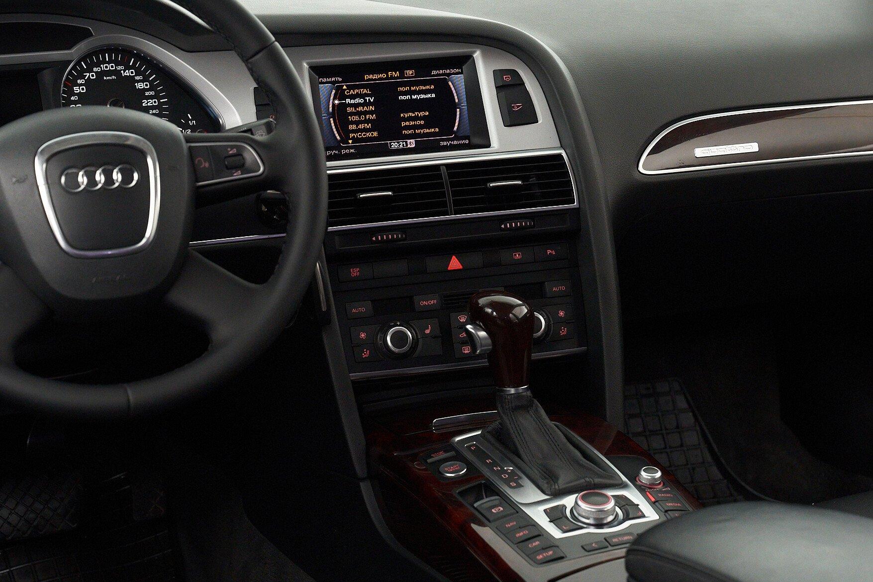Audi A6 2010, черный
