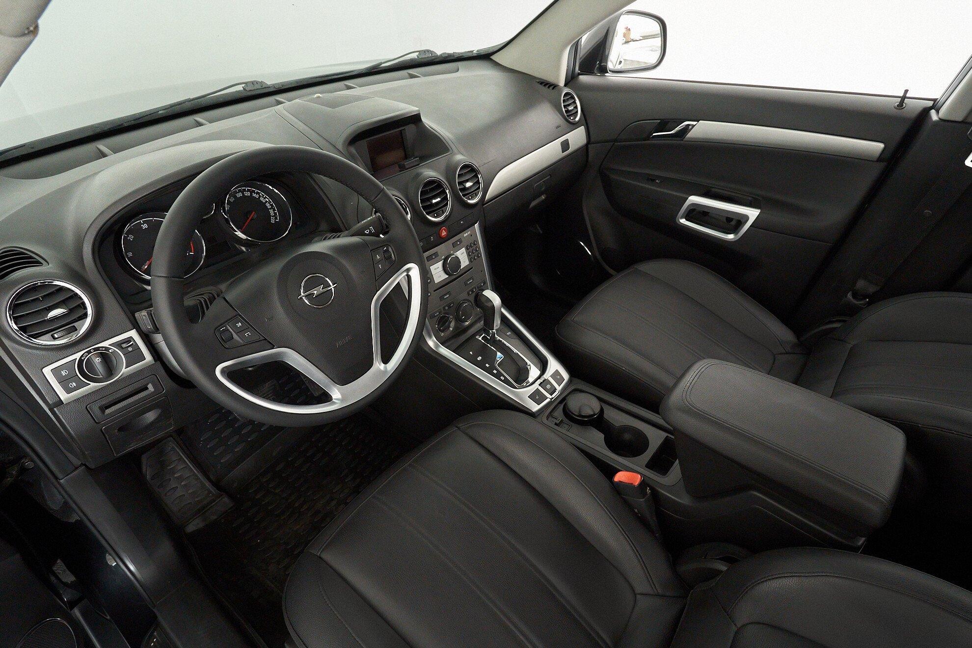 Opel Antara 2012, черный