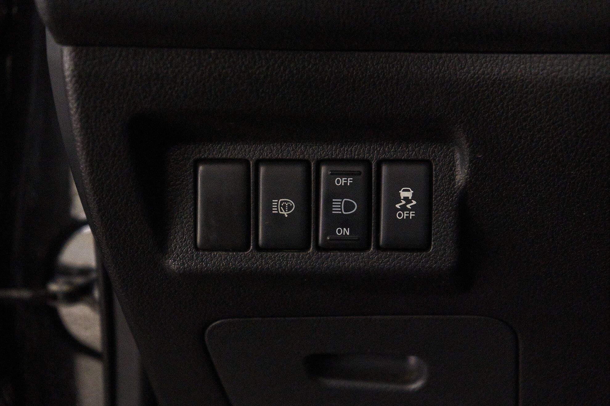Nissan X-Trail 2011, черный