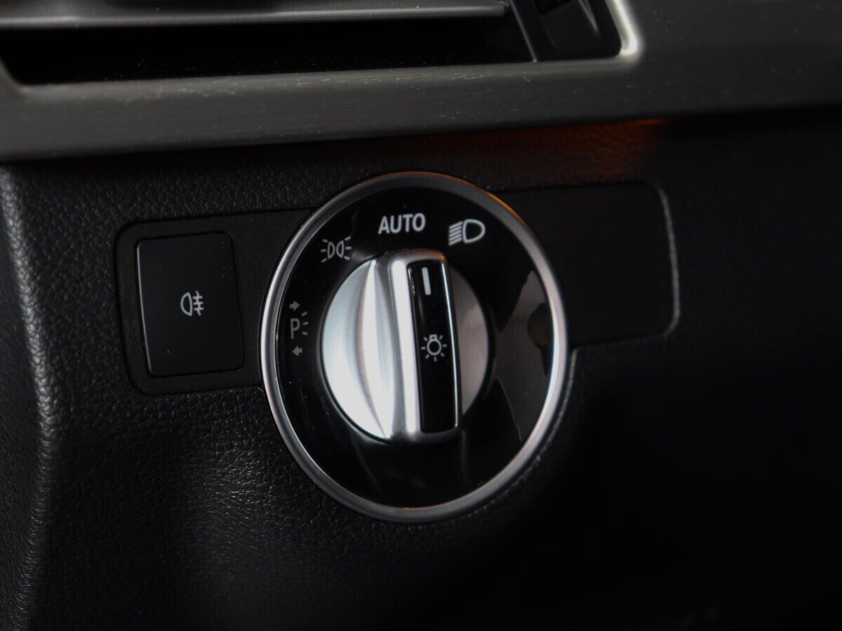 Mercedes-Benz E-Класс 2013, коричневый