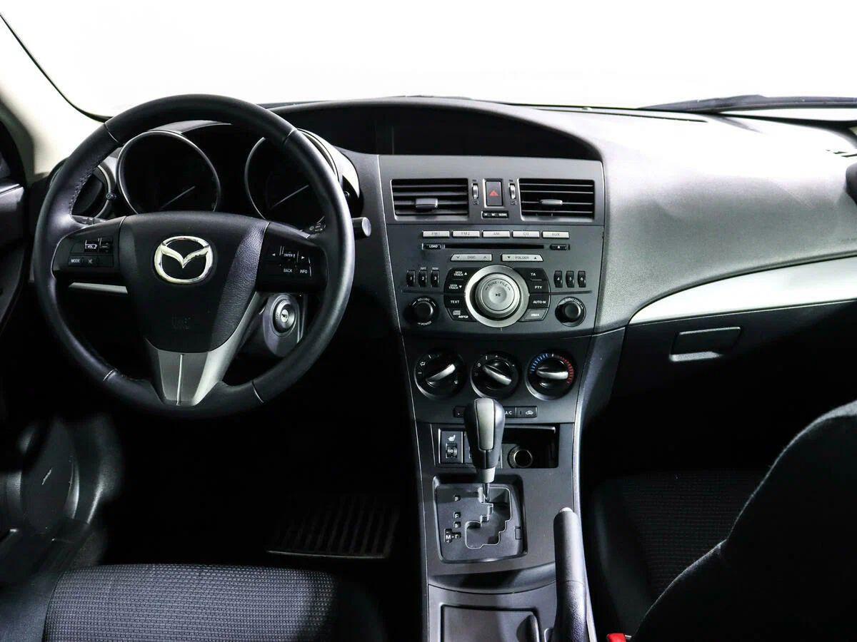 Mazda 3 2012, белый