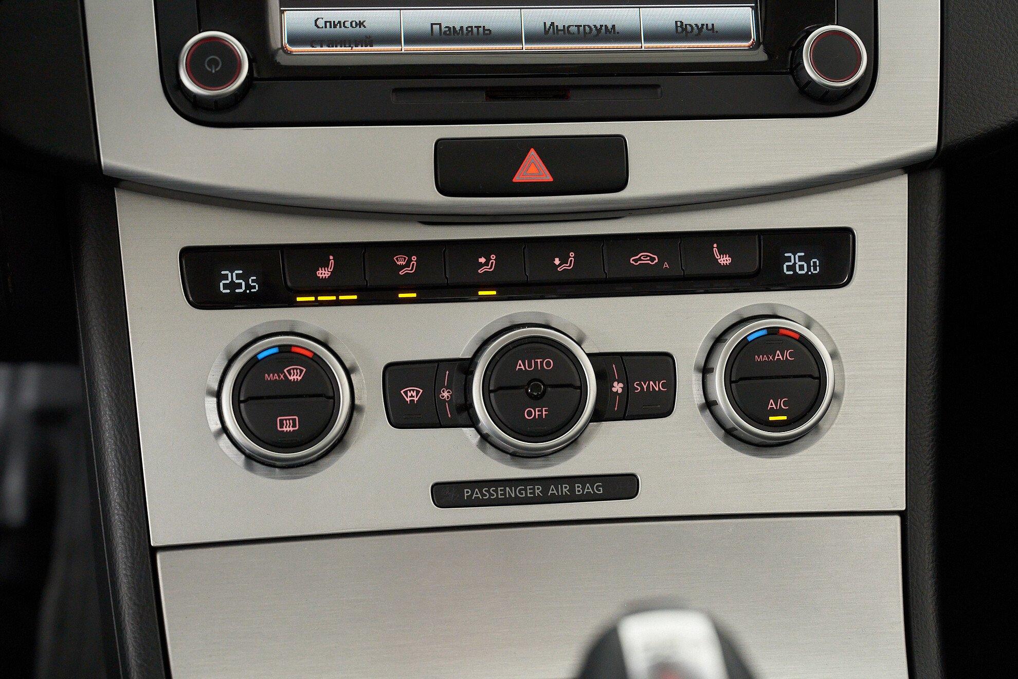Volkswagen Passat CC 2012, черный