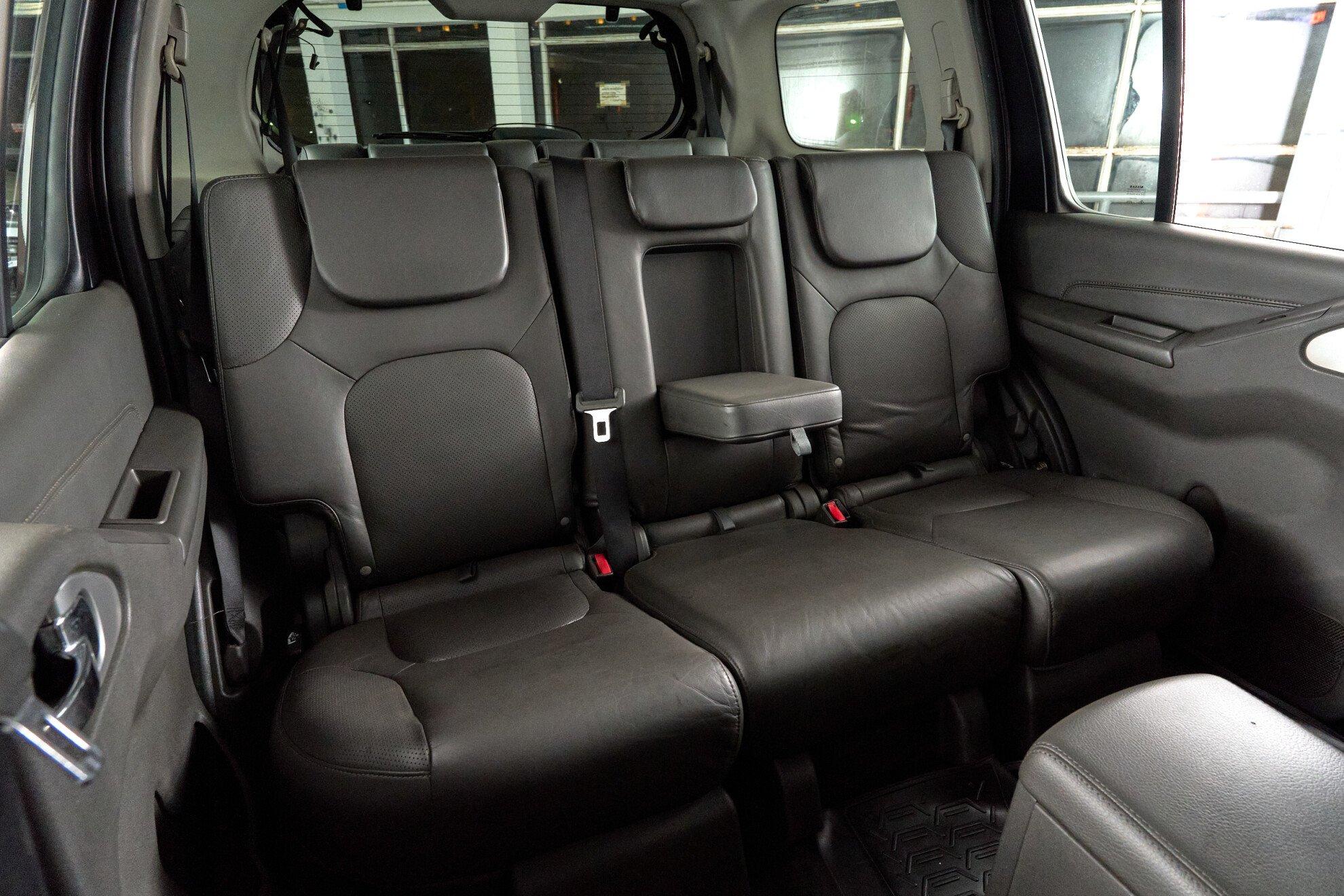 Nissan Pathfinder 2011, пурпурный