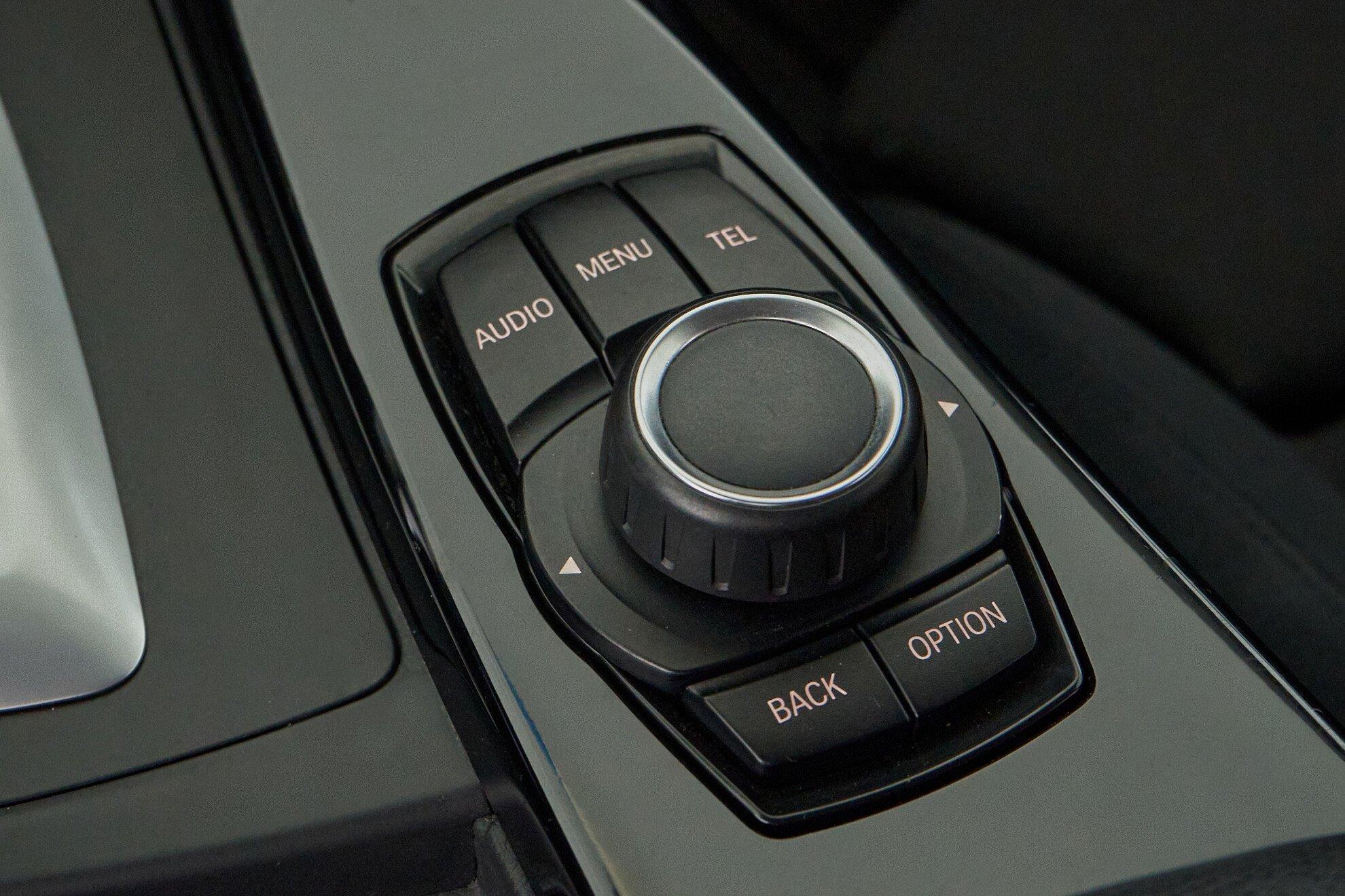 BMW 3 серии 2013, белый