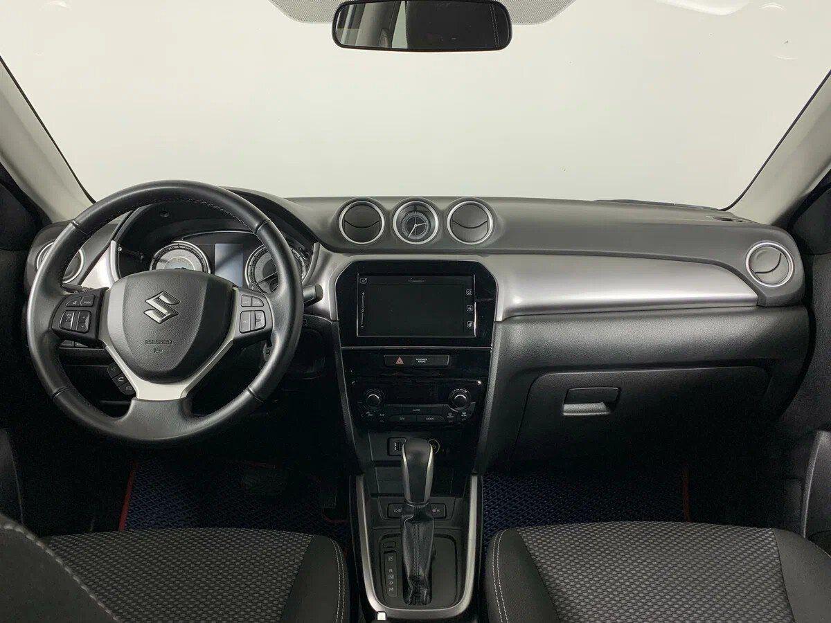 Suzuki Vitara 2019, белый